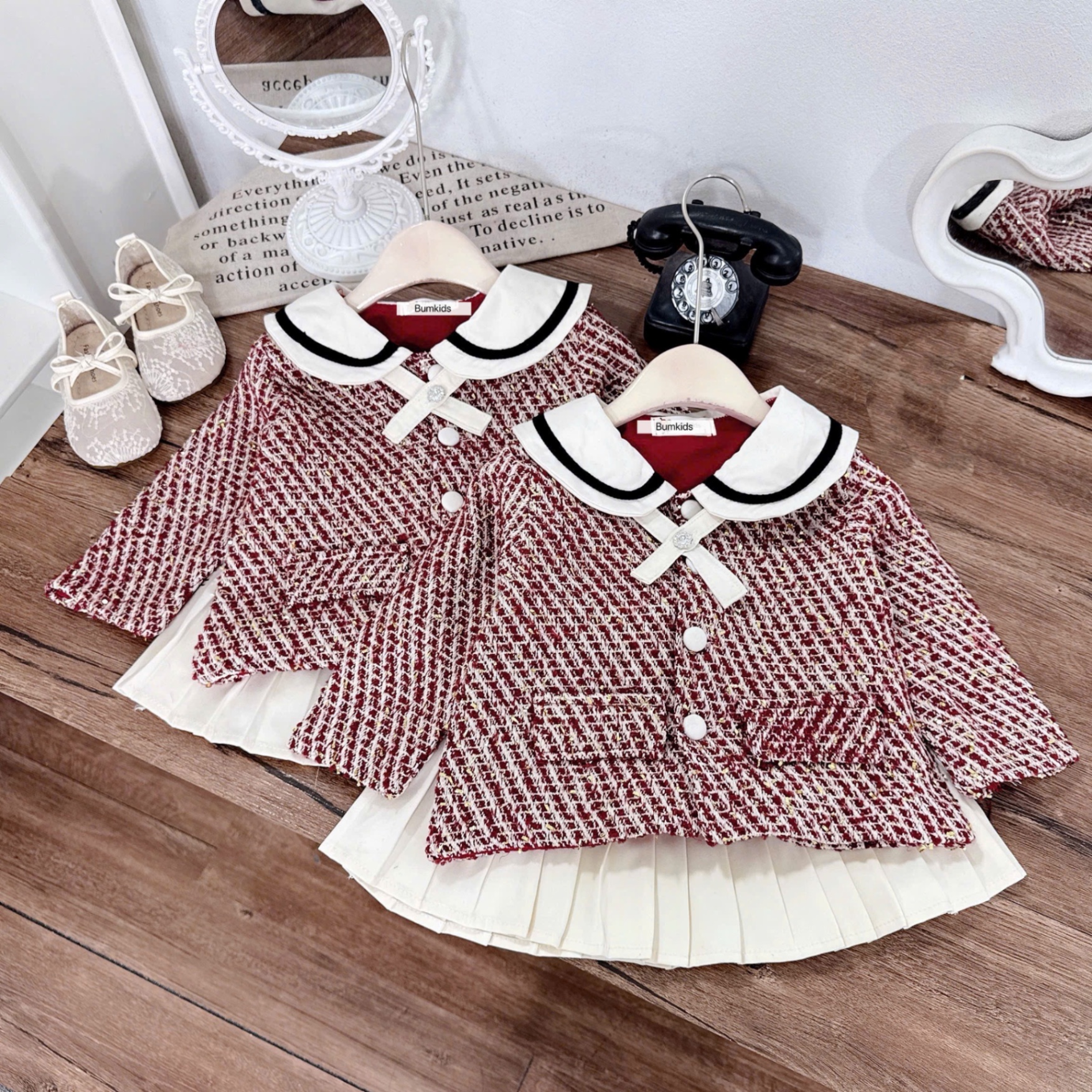 Sét áo dạ cổ sen cv trắng xếp ly bé gái