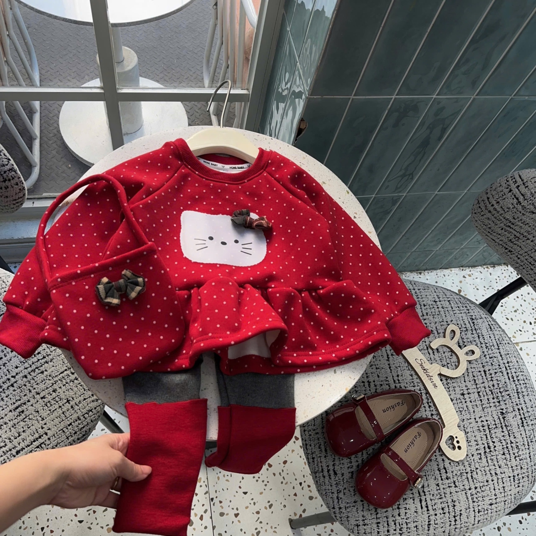 Sét bộ nỉ chấm bi kitty lót nỉ lông quần legging bé gái