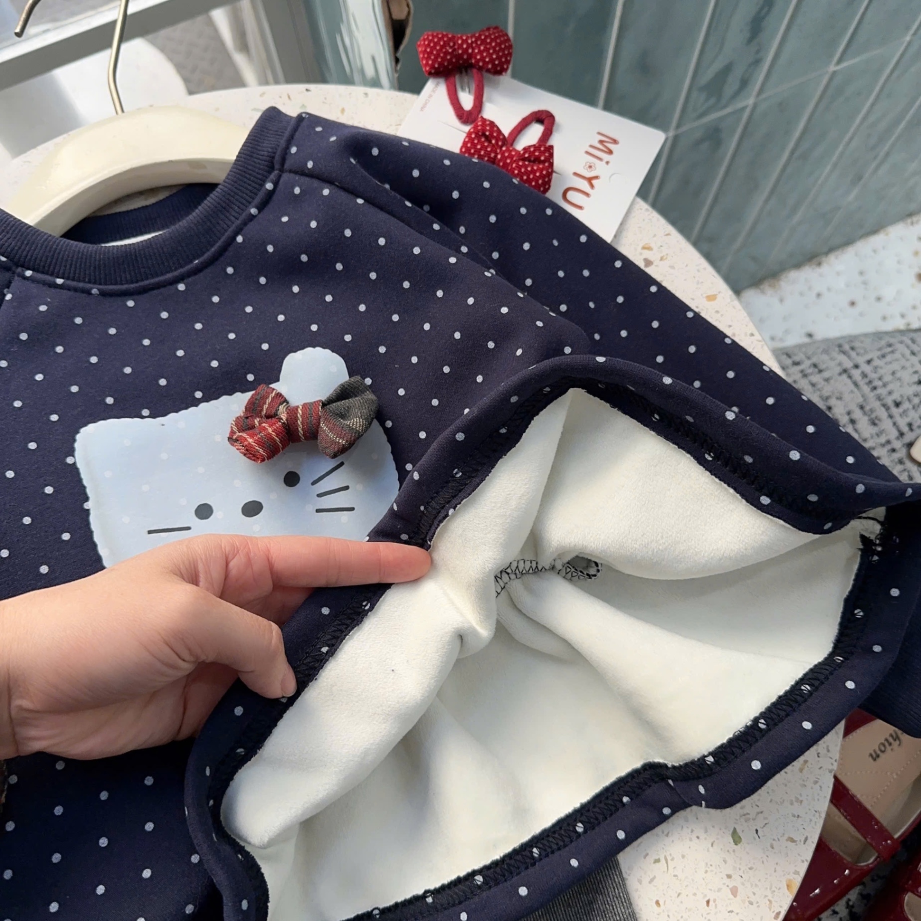 Sét bộ nỉ chấm bi kitty lót nỉ lông quần legging bé gái