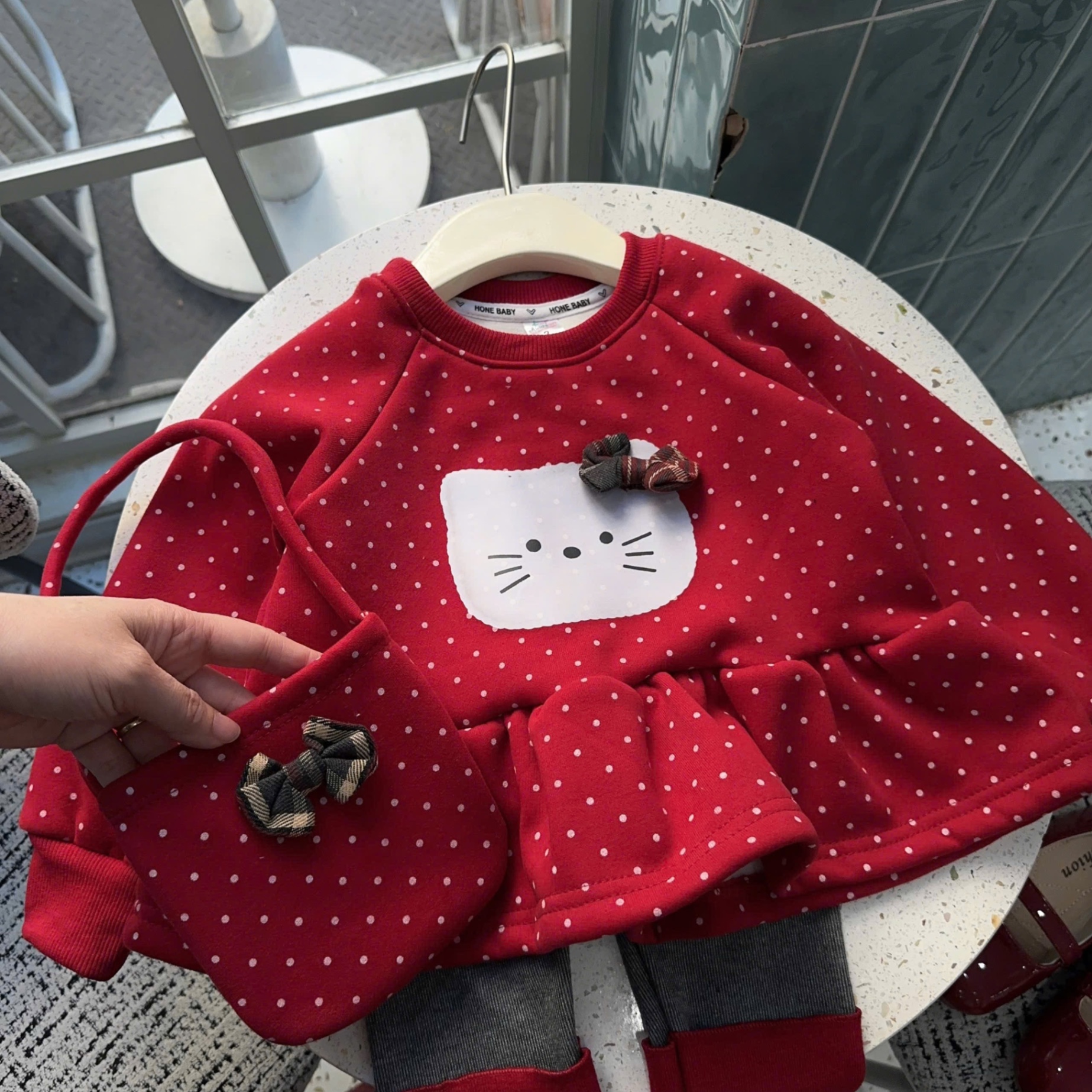 Sét bộ nỉ chấm bi kitty lót nỉ lông quần legging bé gái