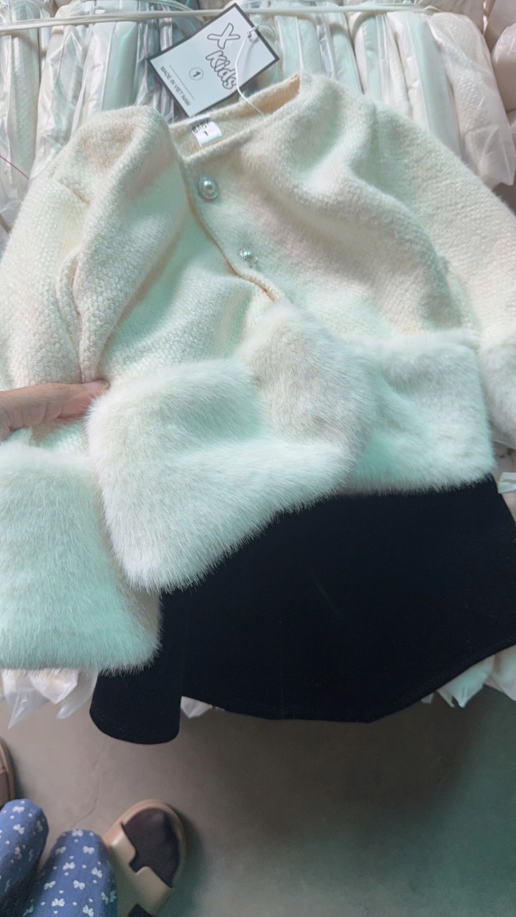 Sét áo dạ lông mịn chân váy nhung đen bé gái