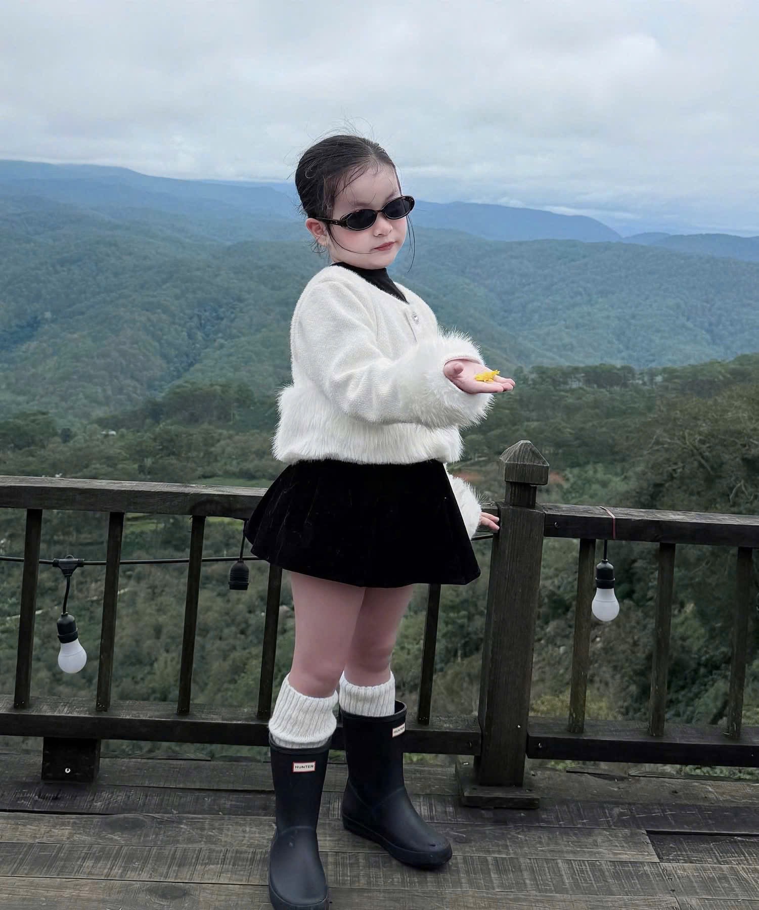 Sét áo dạ lông mịn chân váy nhung đen bé gái