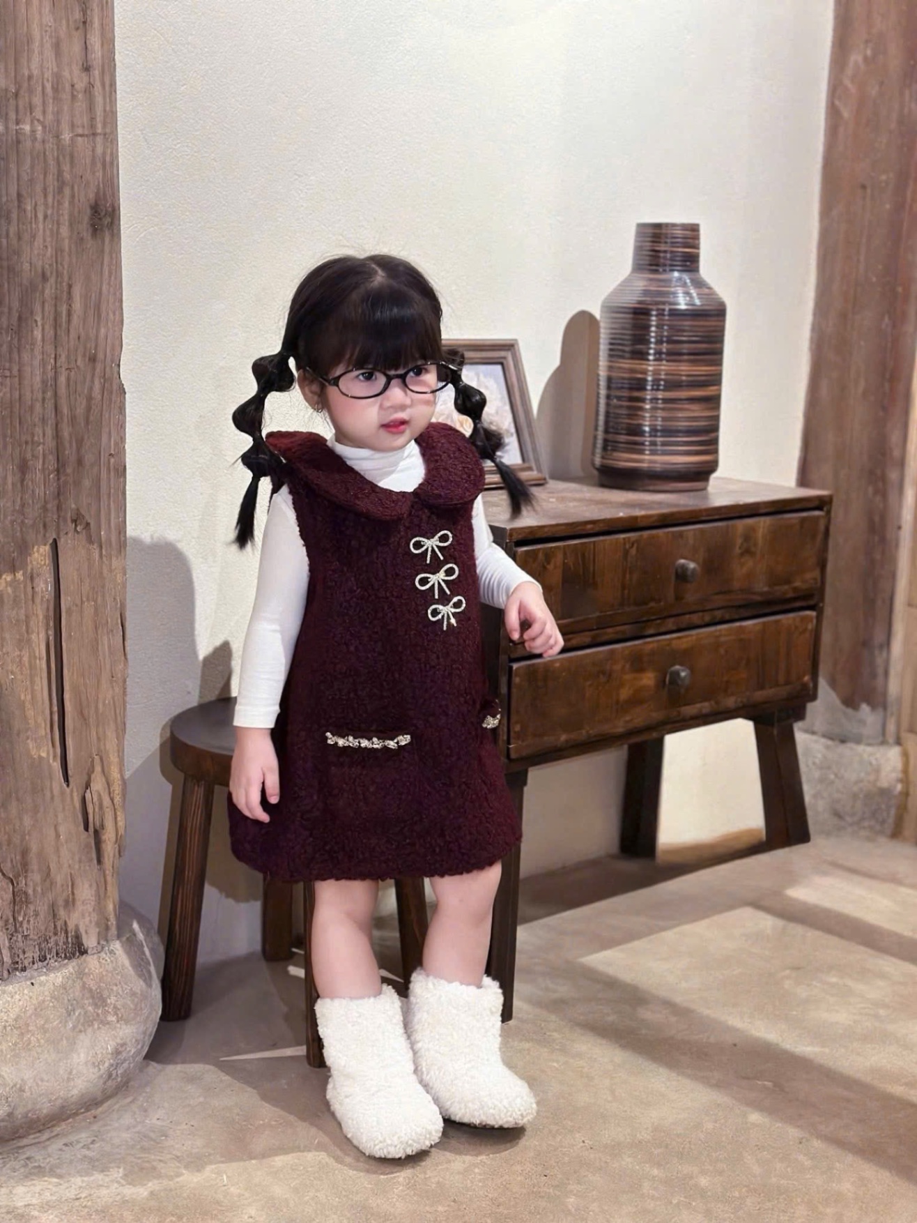 Váy lông chữ a bé gái