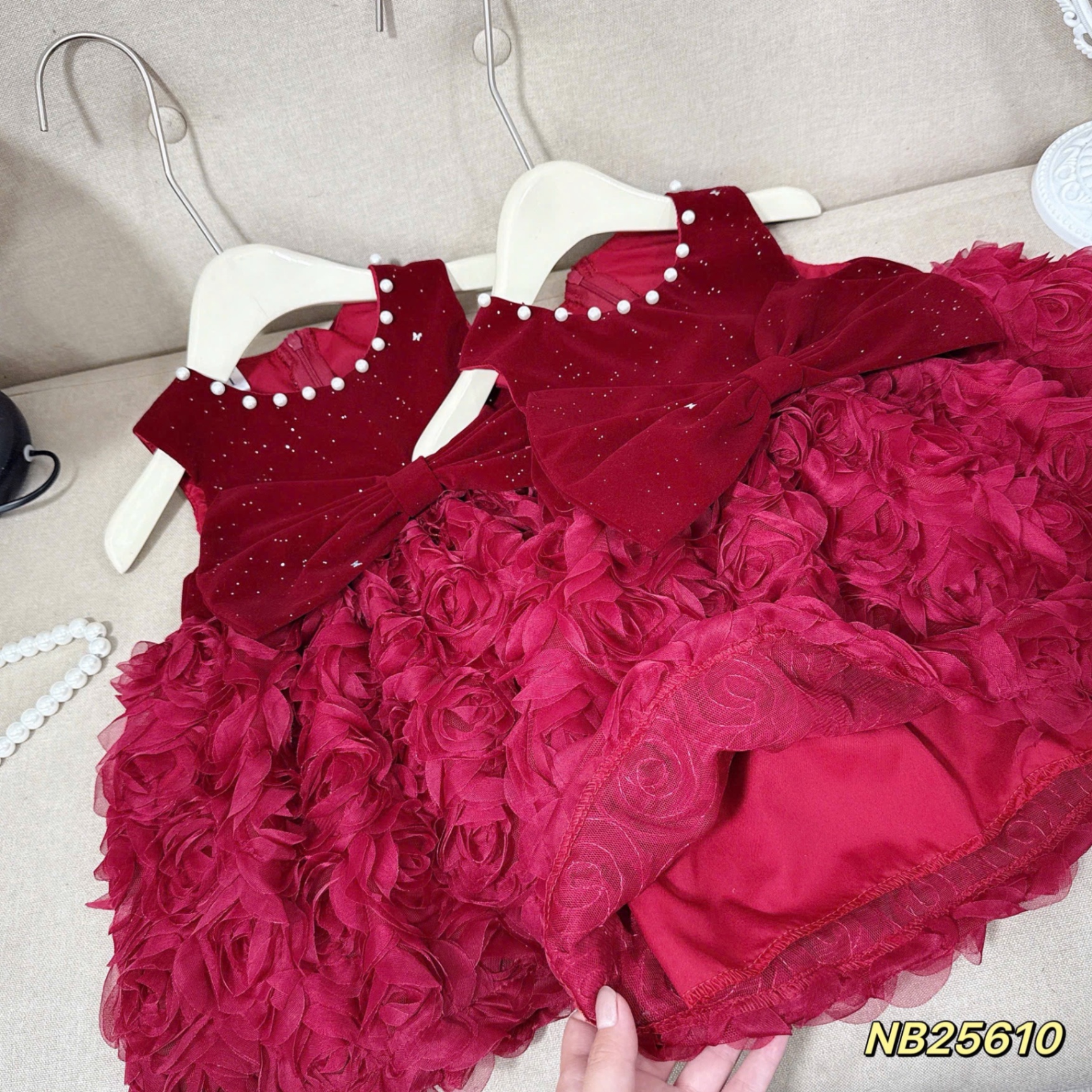 Sét váy nhung đỏ cổ ngọc thân bồng hoa bé gái