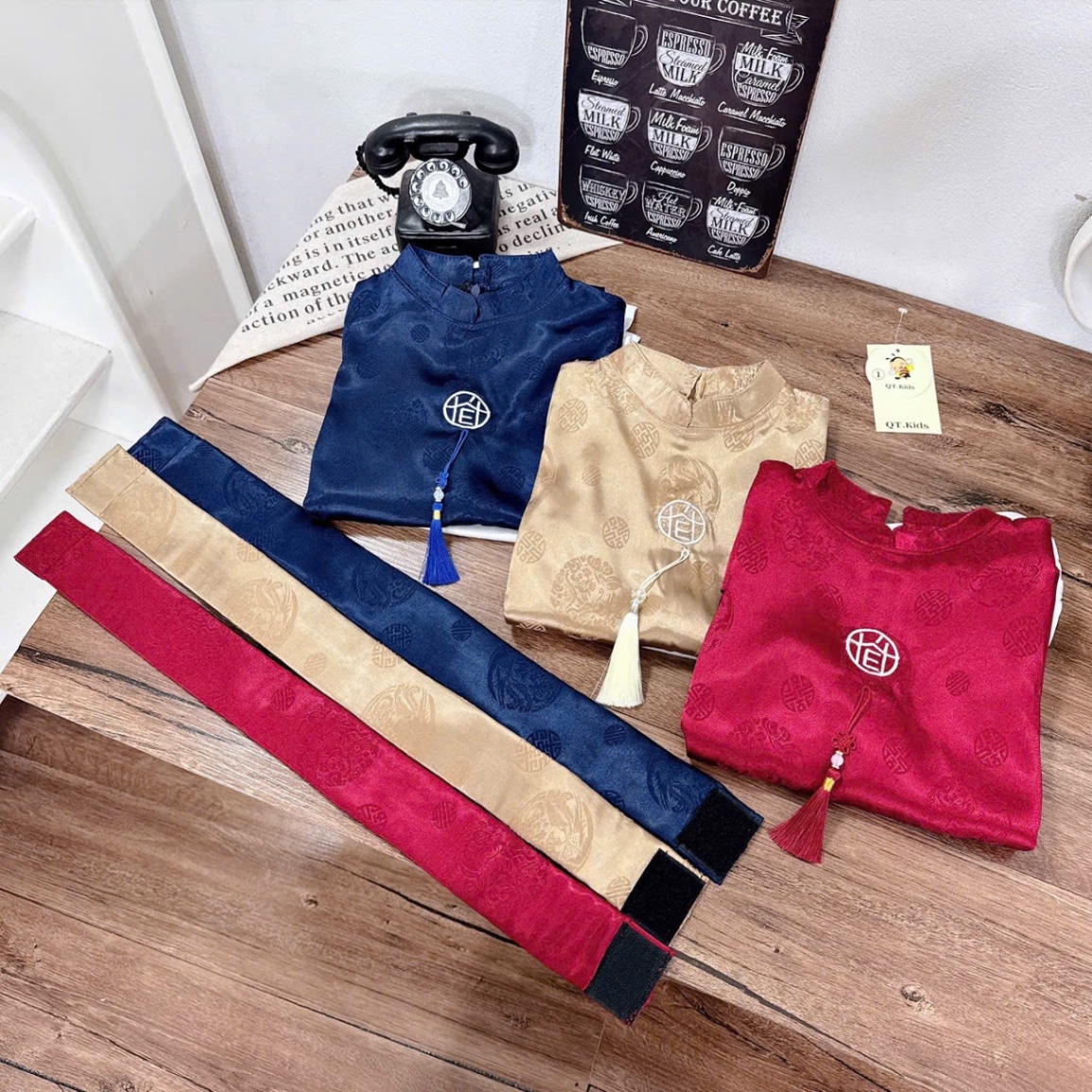 Sét áo dài gấm kèm khăn mấn đầu cho bé trai