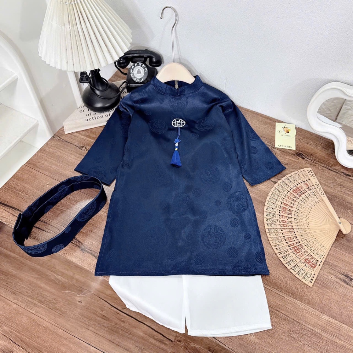 Sét áo dài gấm kèm khăn mấn đầu cho bé trai