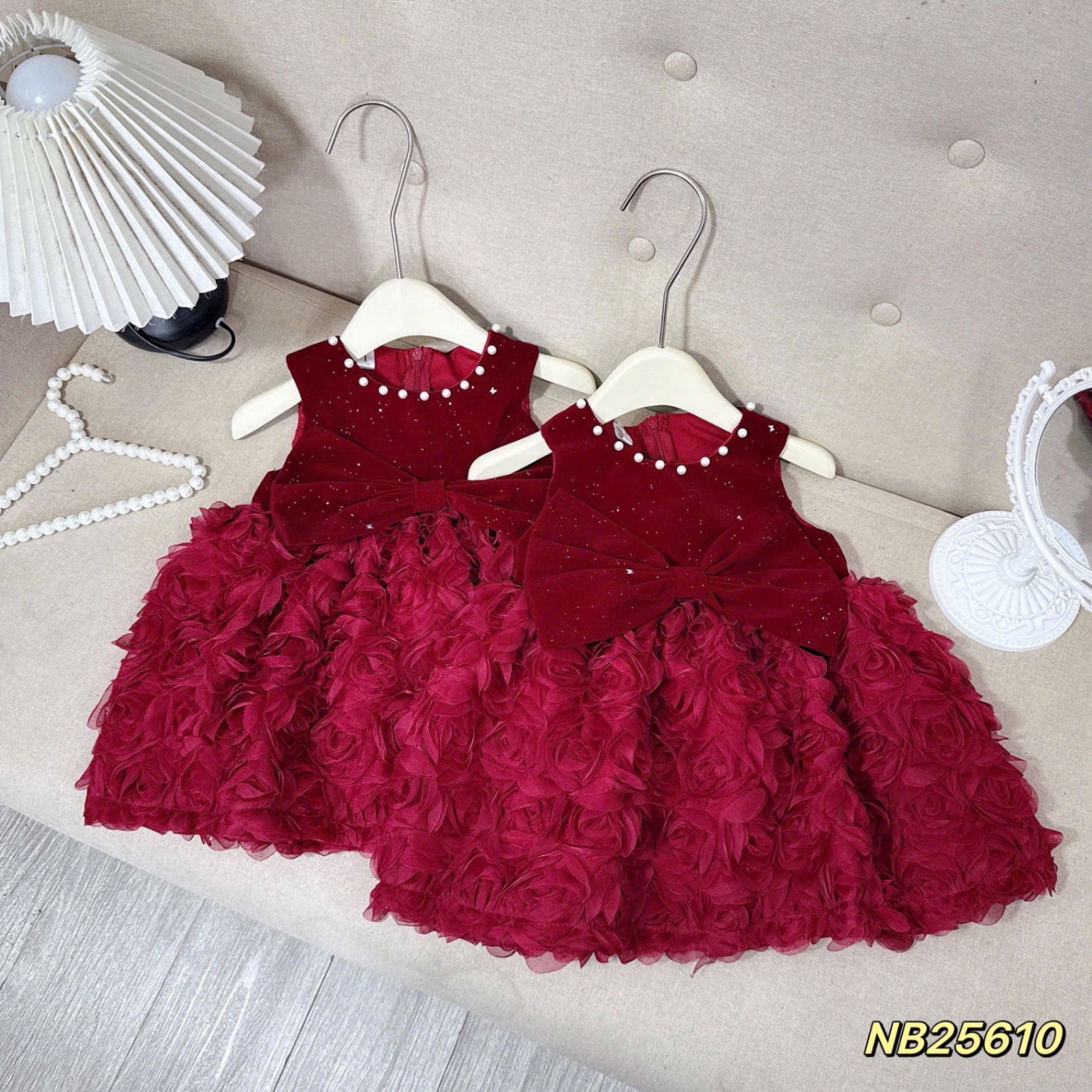 Sét váy nhung đỏ cổ ngọc thân bồng hoa bé gái