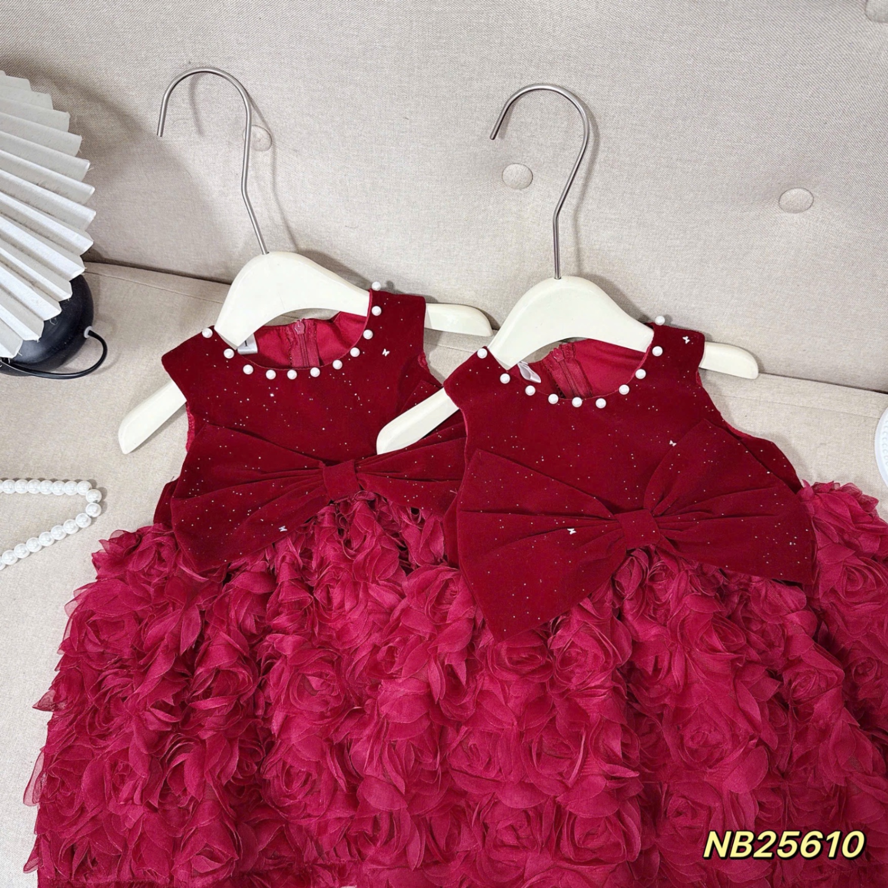 Sét váy nhung đỏ cổ ngọc thân bồng hoa bé gái