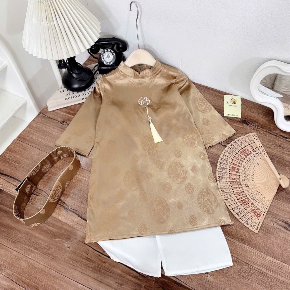 Sét áo dài gấm kèm khăn mấn đầu cho bé trai