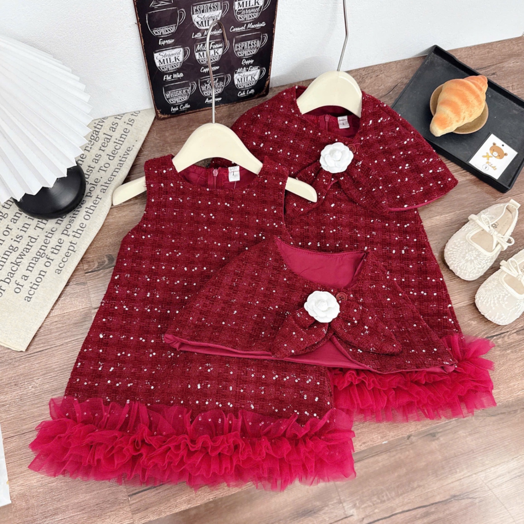 Váy dạ choàng đỏ bé gái