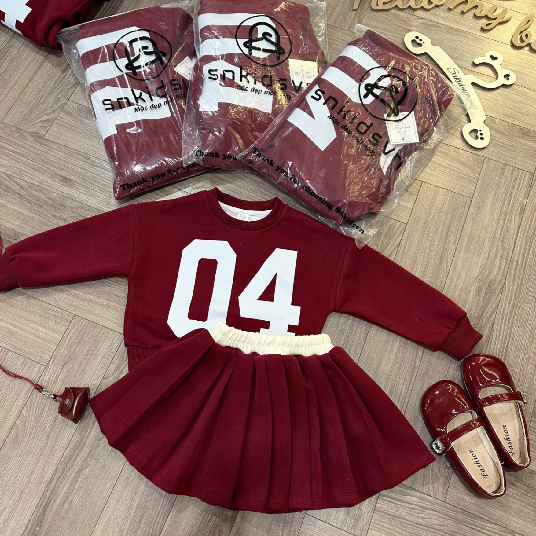 Bộ nỉ hai da số 04 bé gái