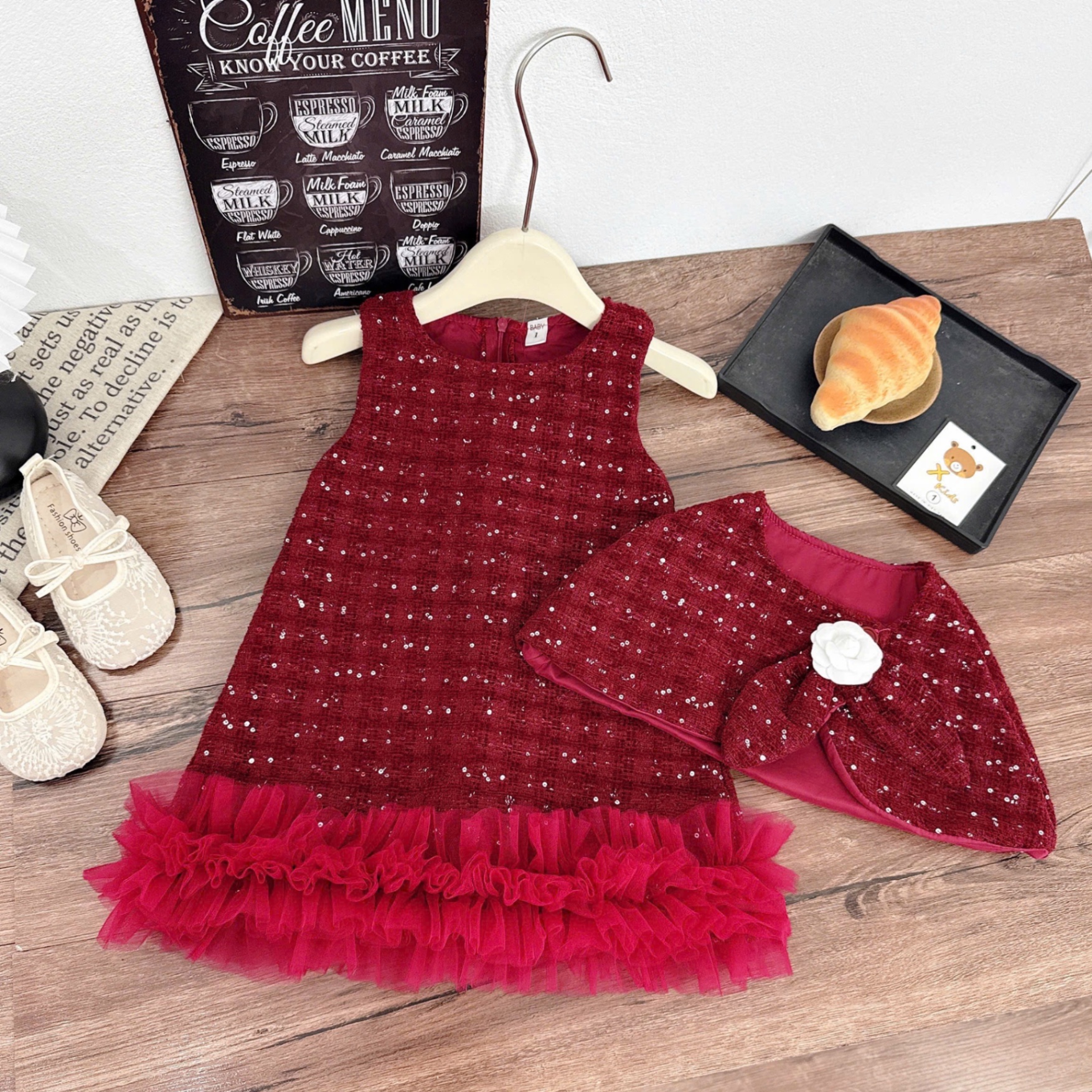 Váy dạ choàng đỏ bé gái