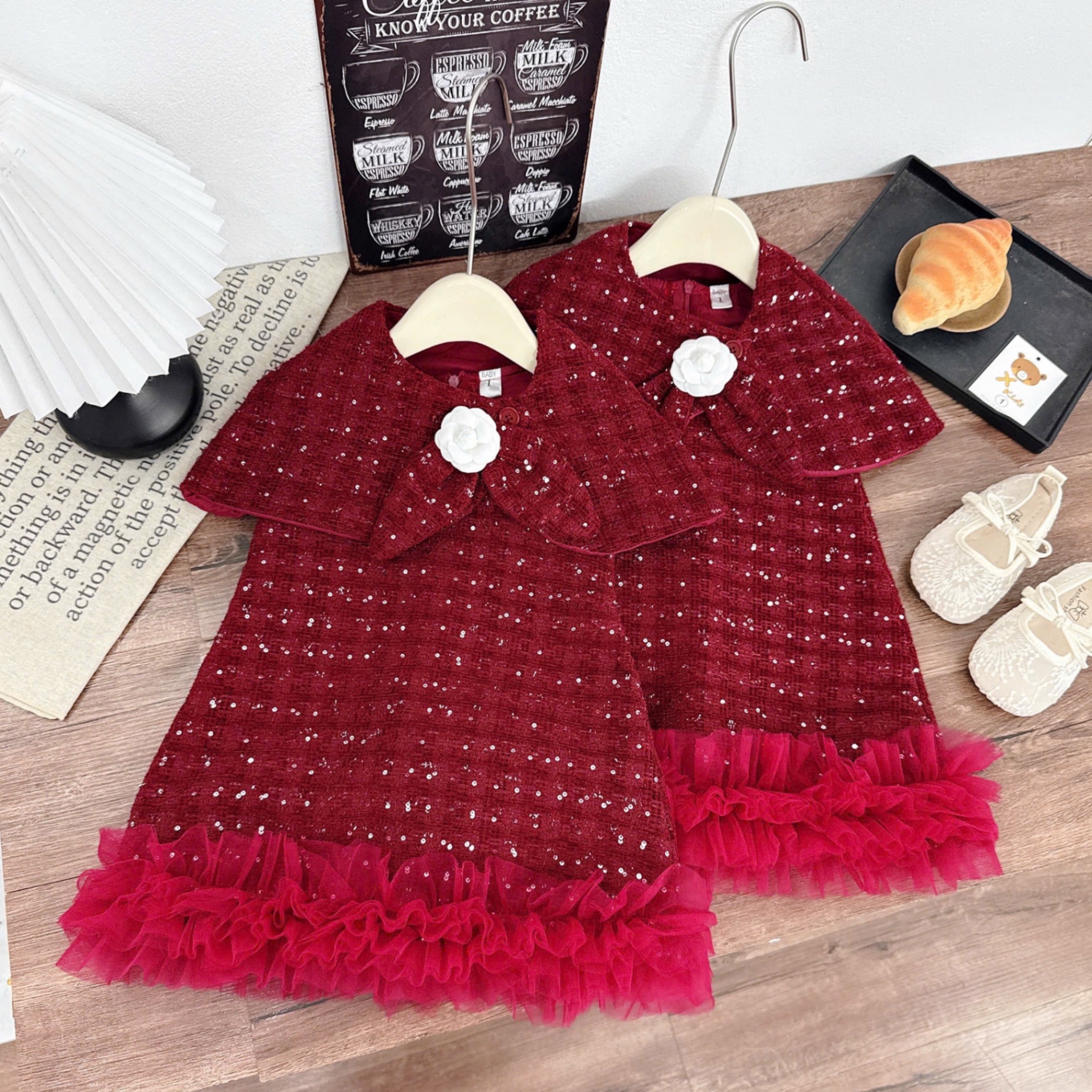 Váy dạ choàng đỏ bé gái