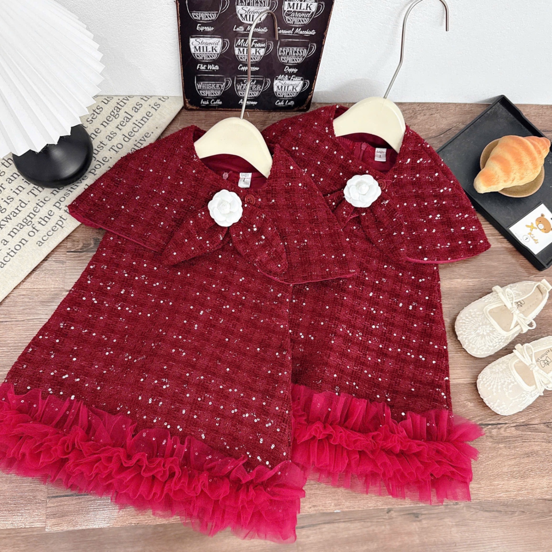 Váy dạ choàng đỏ bé gái