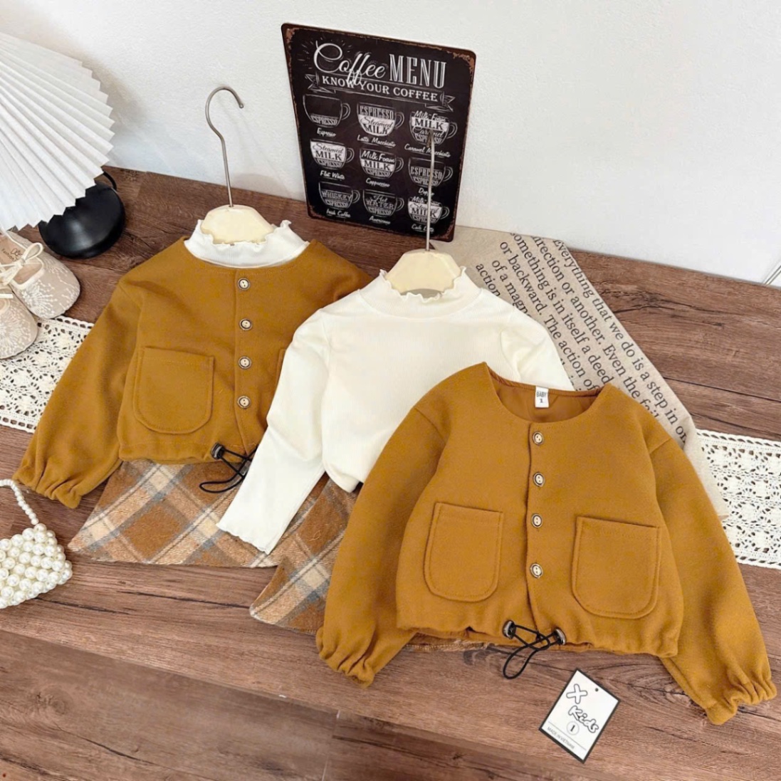 Dạ nâu vàng 3 chi tiết bé gái