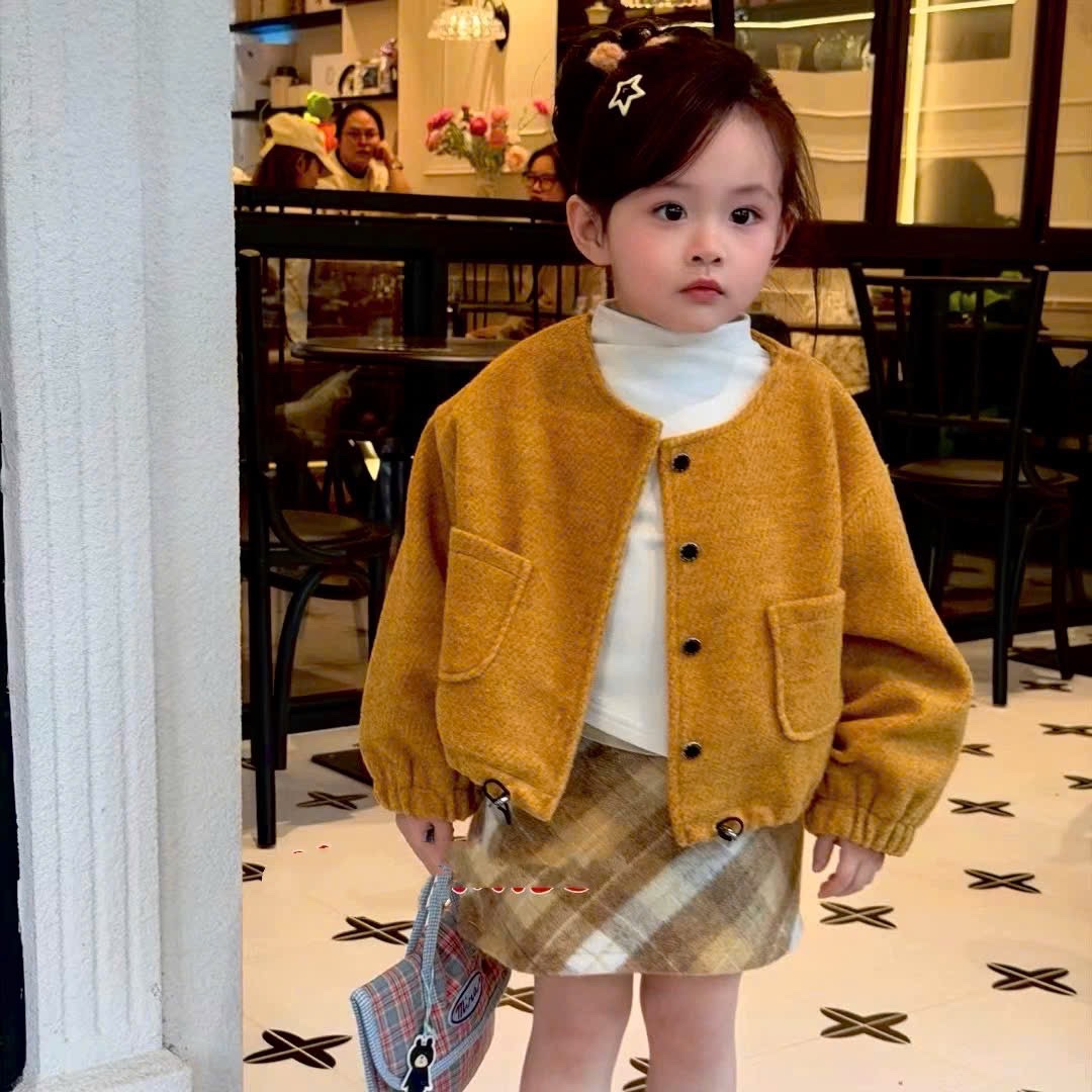 Dạ nâu vàng 3 chi tiết bé gái