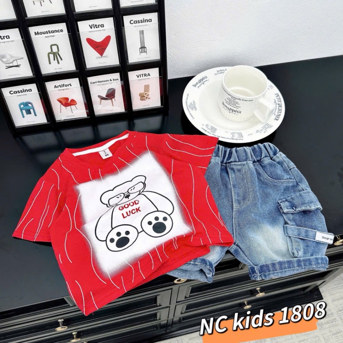 Sét áo gấu đỏ quần sooc bò bé gái