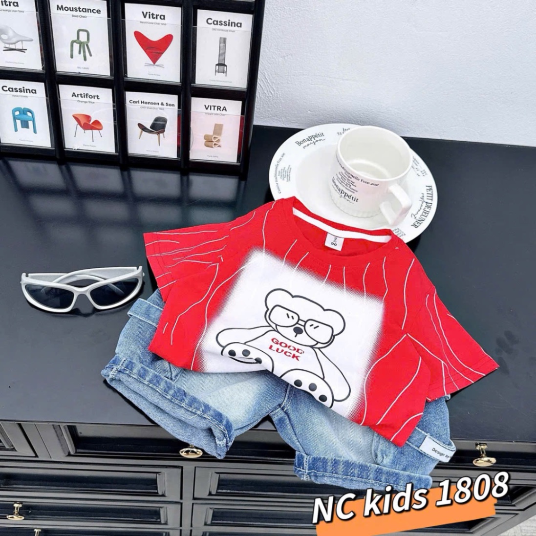 Sét áo gấu đỏ quần sooc bò bé gái
