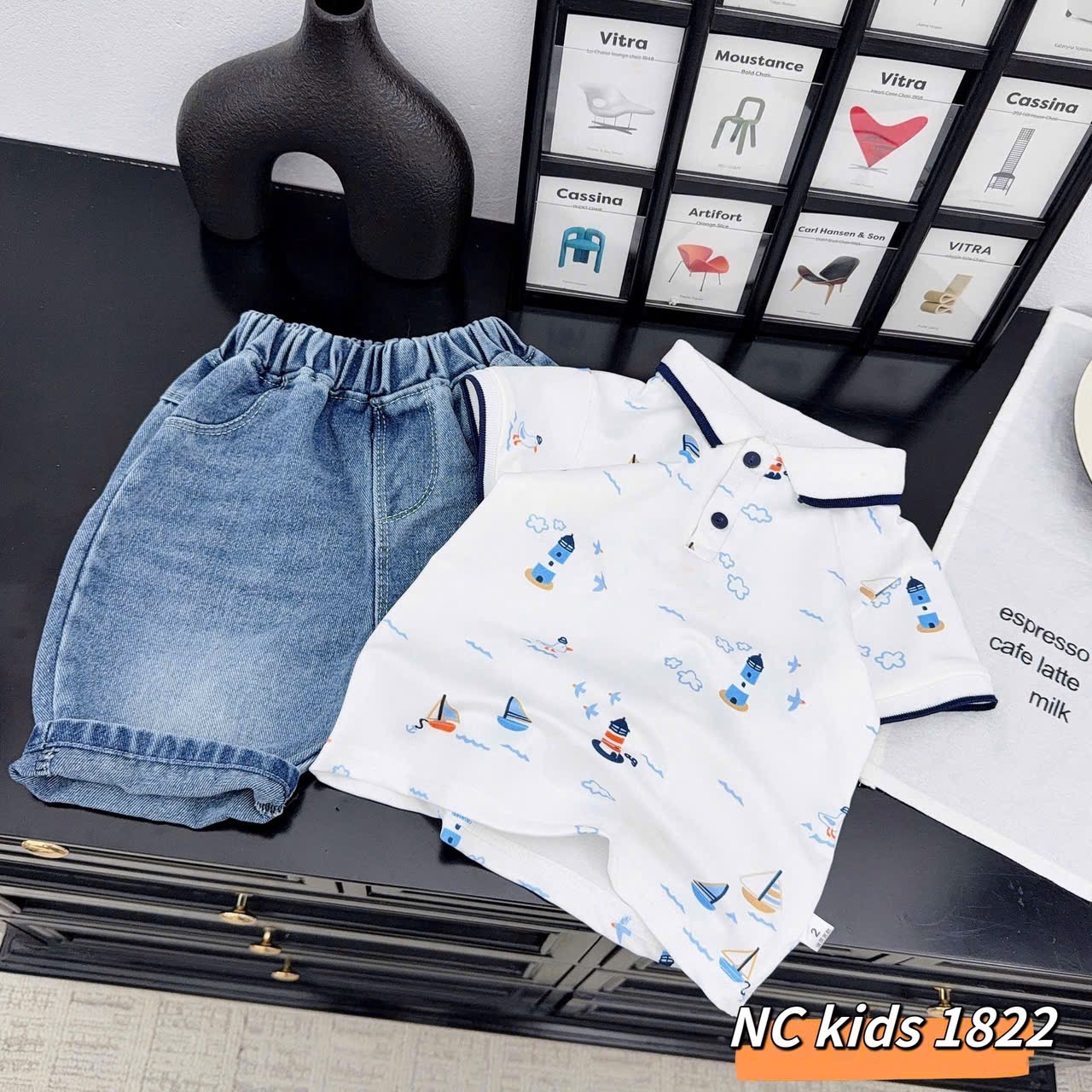 Bộ áo trắng thuyền quần sooc bò bé trai