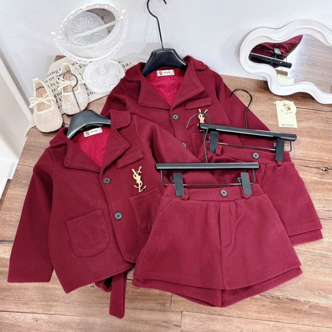 Sét dạ đỏ kèm tag cài quần sooc giả váy bé gái