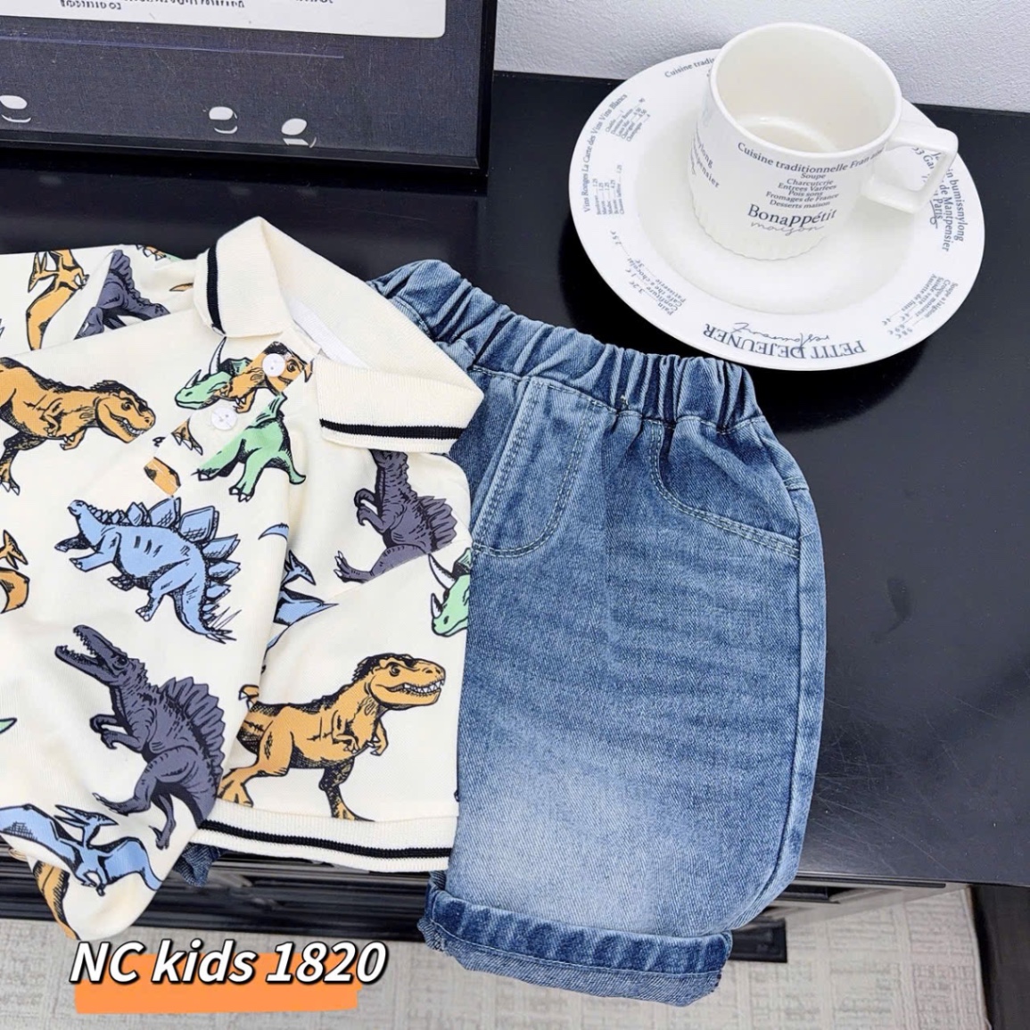 Sét khủng long cộc tay quần sooc bò bé trai