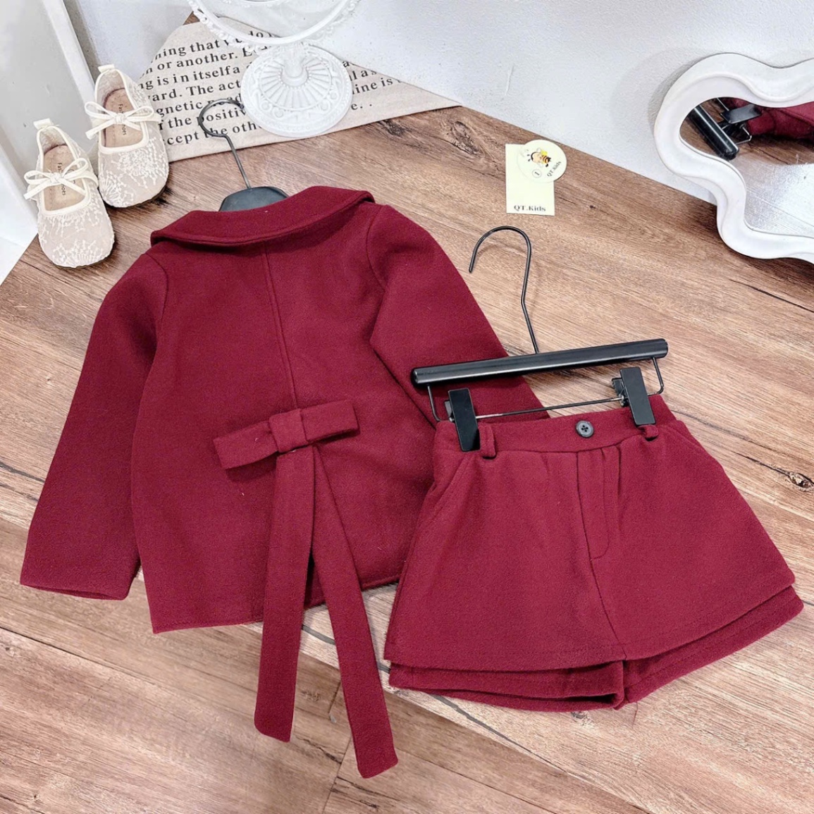 Sét dạ đỏ kèm tag cài quần sooc giả váy bé gái