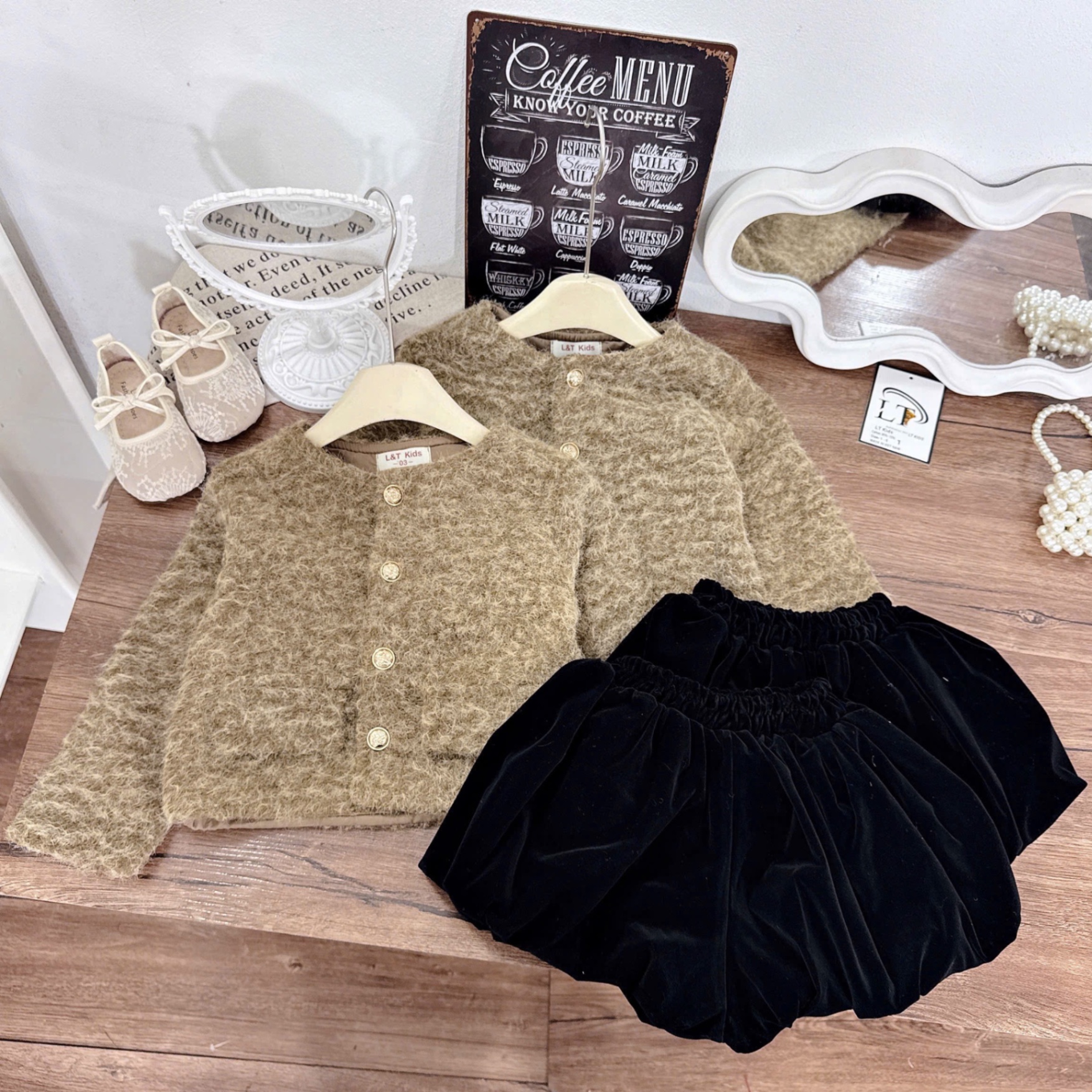 Sét áo dạ nâu quần bồng nhung đen bé gái