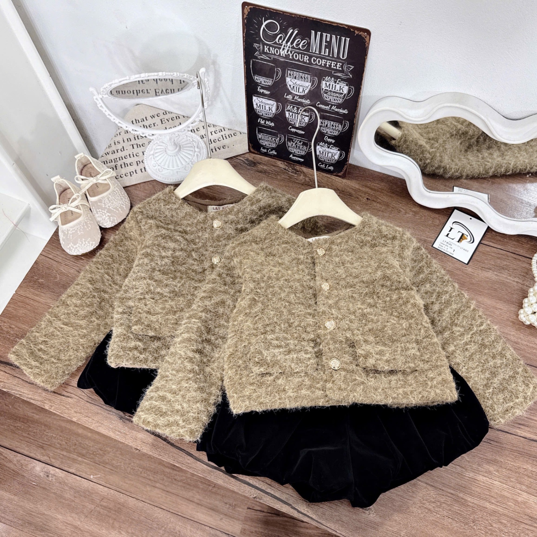 Sét áo dạ nâu quần bồng nhung đen bé gái