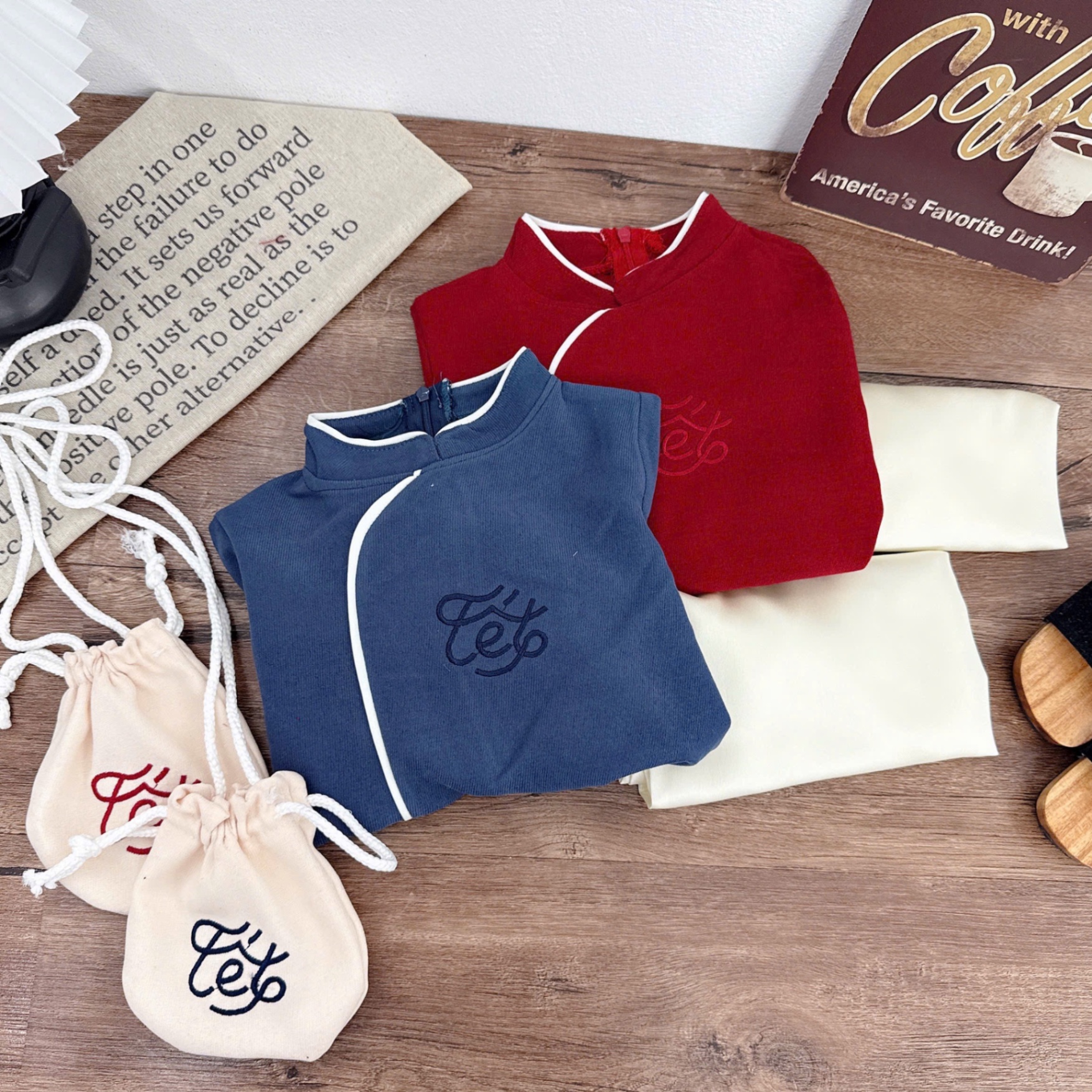 Áo dài bé trai kèm túi tết cho bé trai