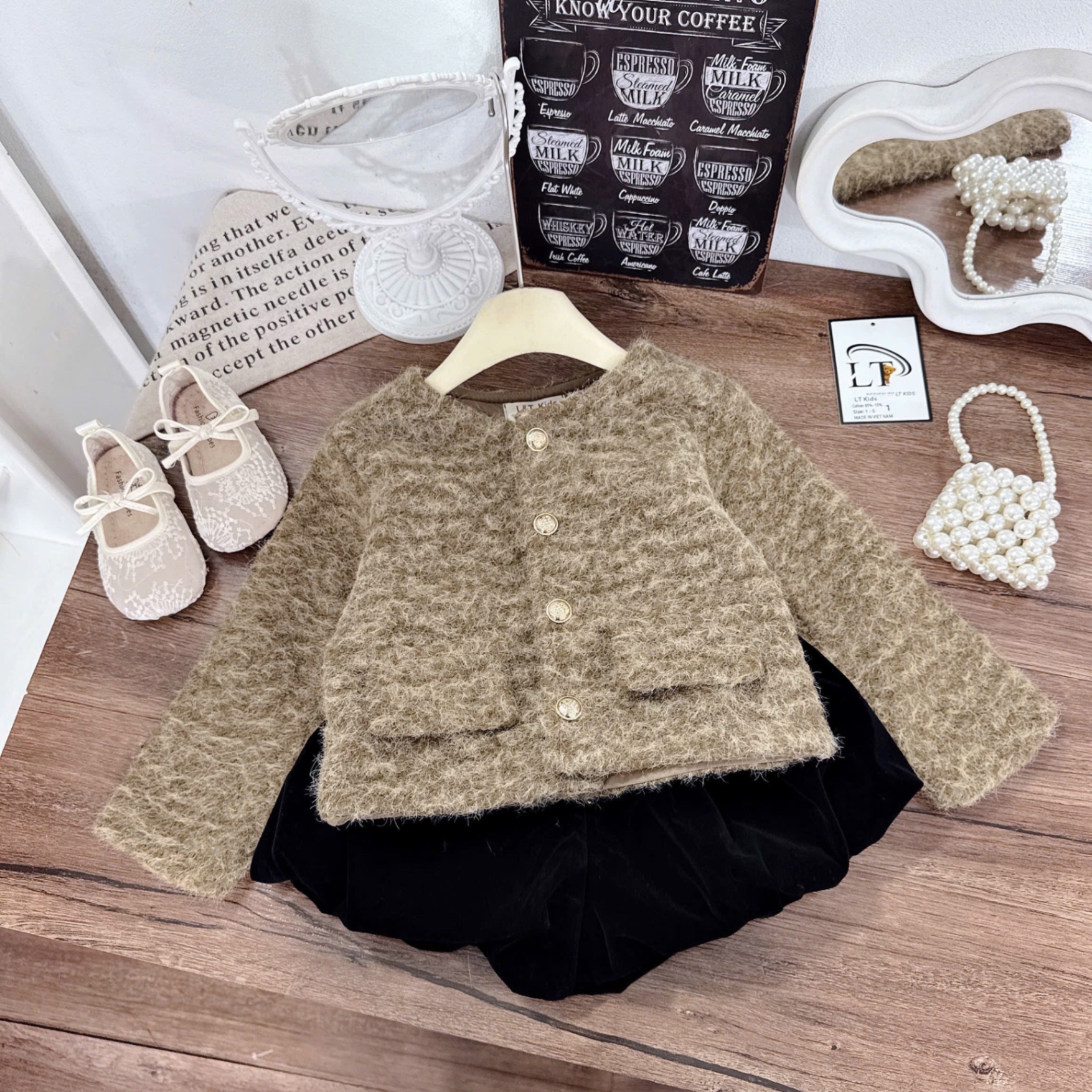 Sét áo dạ nâu quần bồng nhung đen bé gái