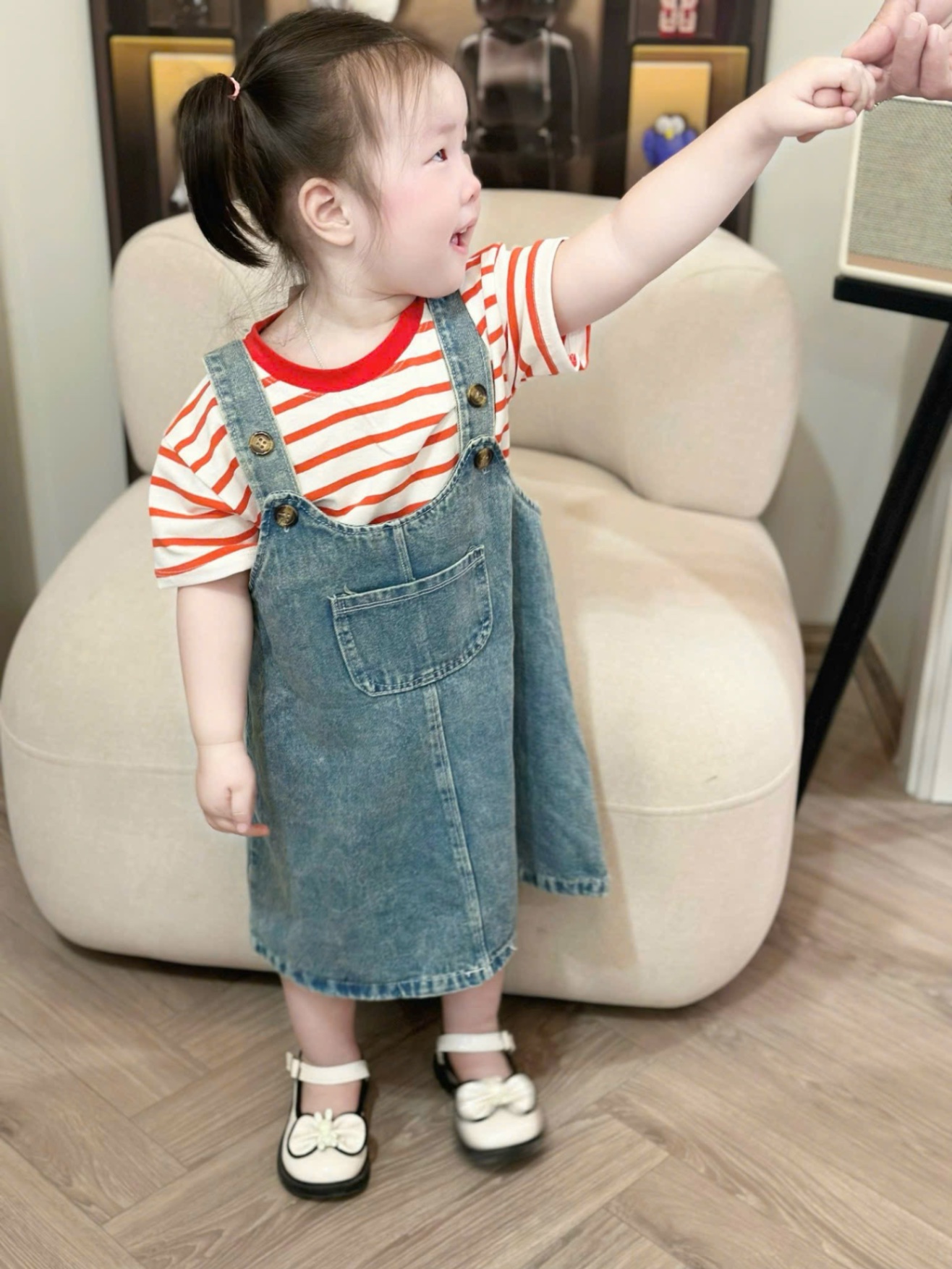 Sét váy bò kèm áo kẻ bé gái