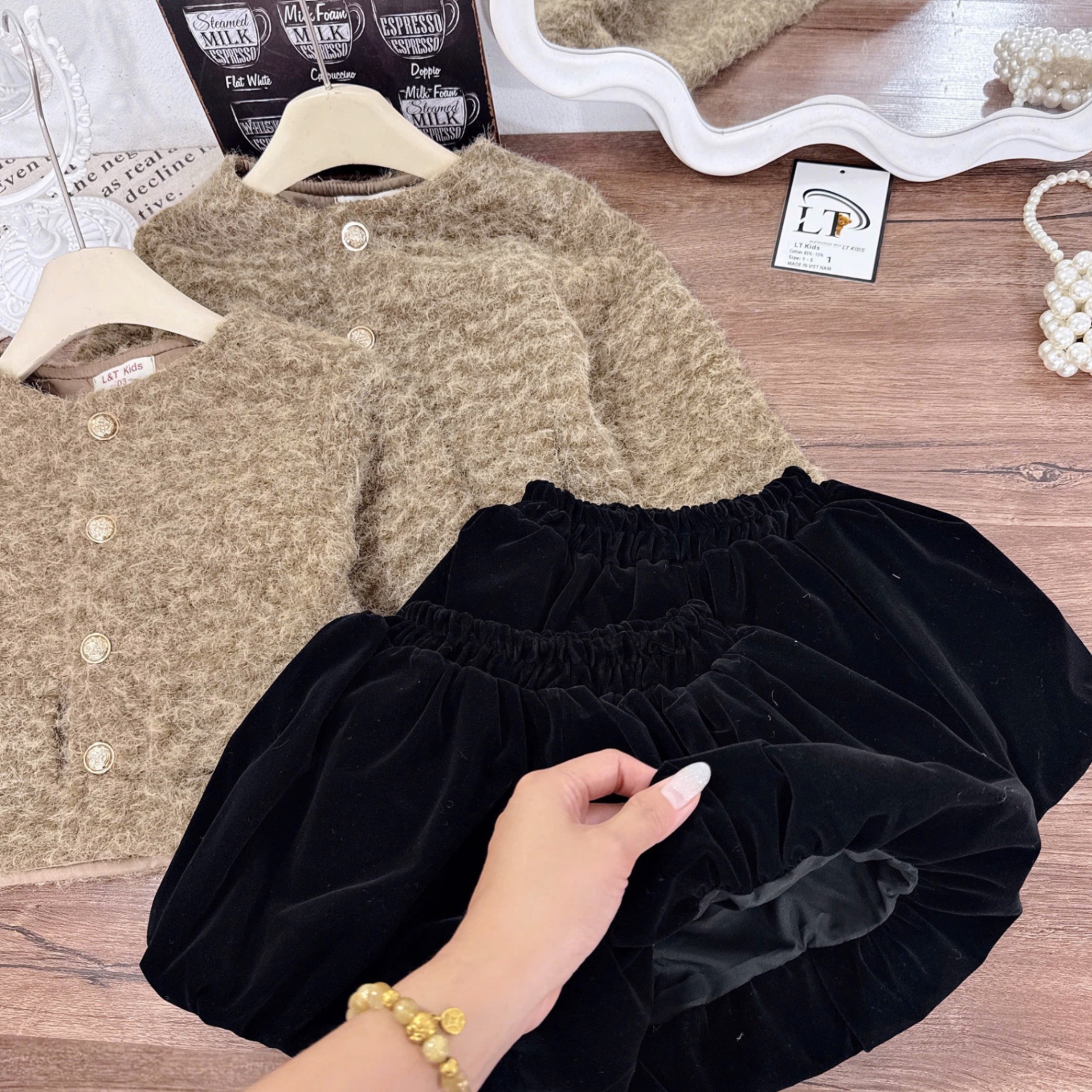 Sét áo dạ nâu quần bồng nhung đen bé gái