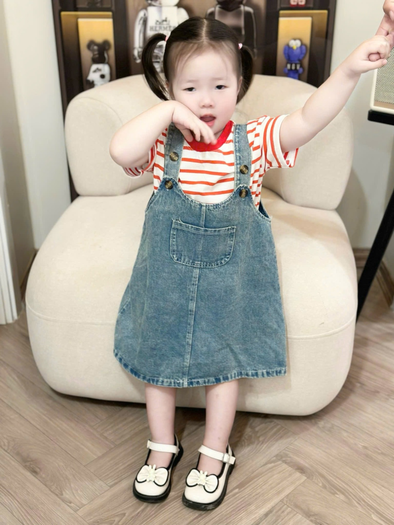 Sét váy bò kèm áo kẻ bé gái