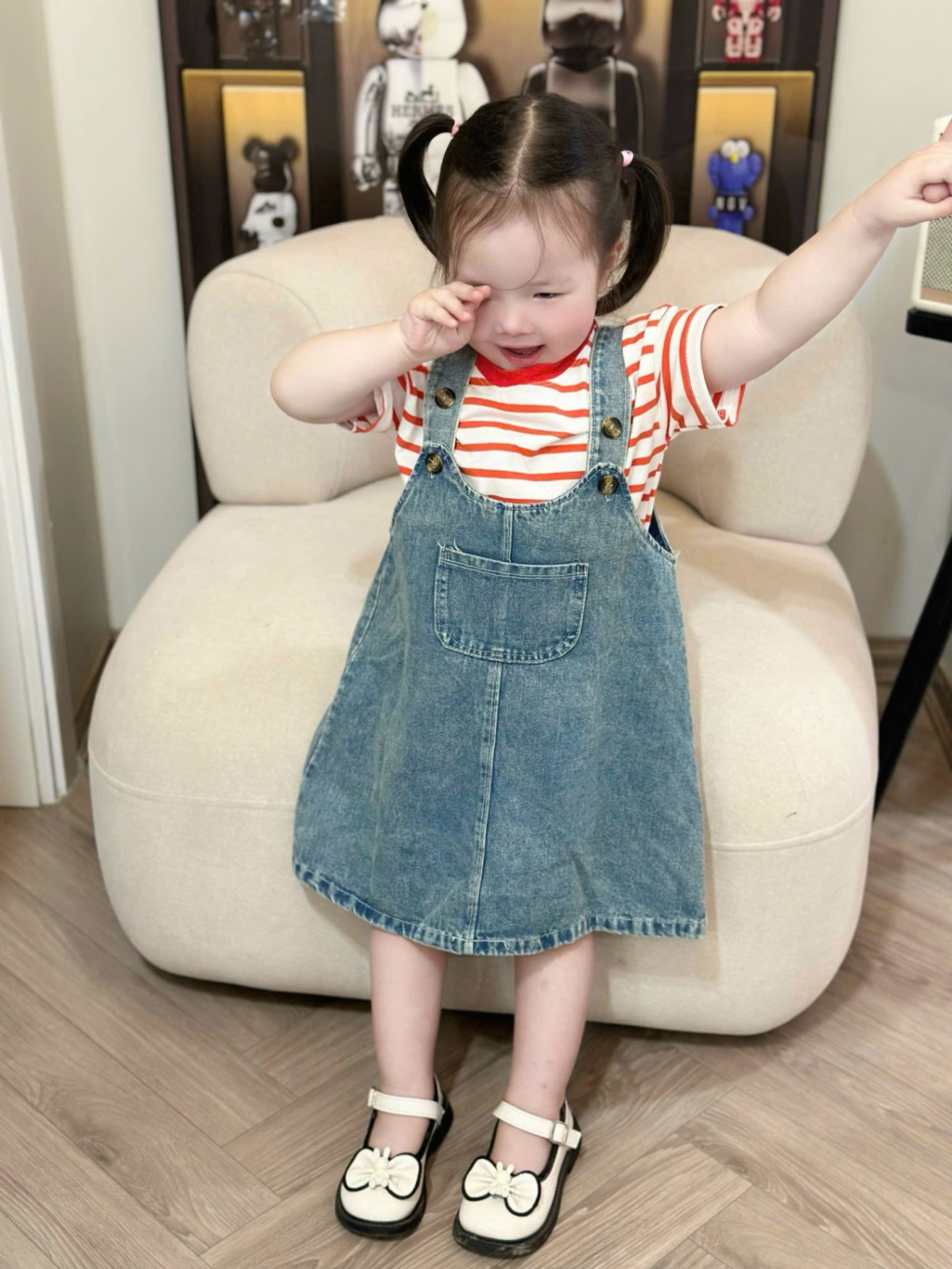 Sét váy bò kèm áo kẻ bé gái