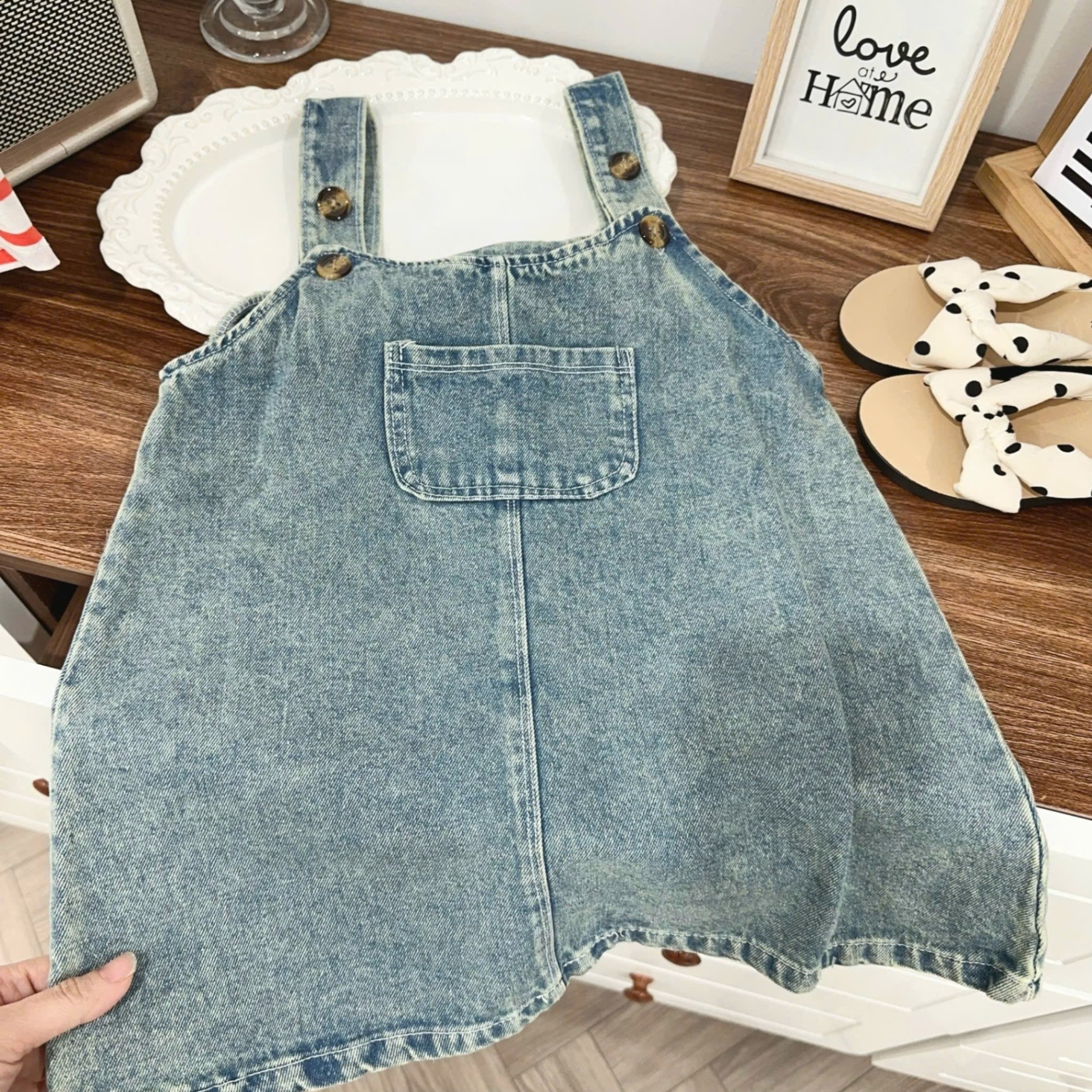 Sét váy bò kèm áo kẻ bé gái