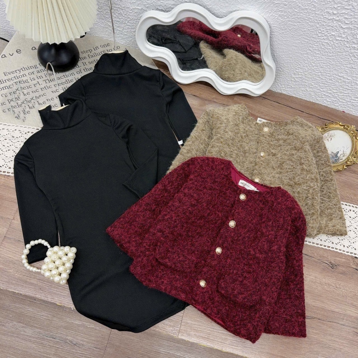 Sét áo dạ kèm váy đen dài tay bé gái (nâu đỏ)