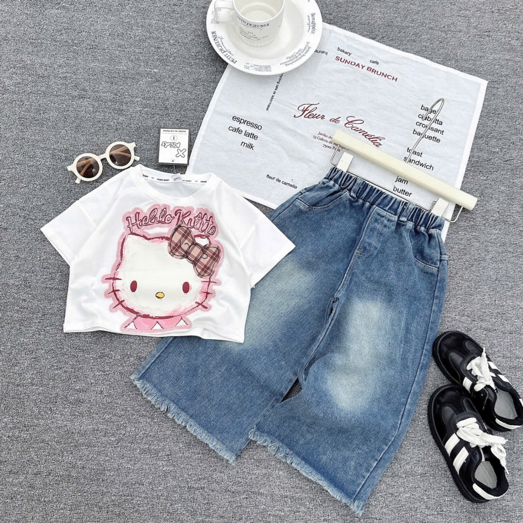 Sét bộ áo kitty quần bò xuông dài bé gái