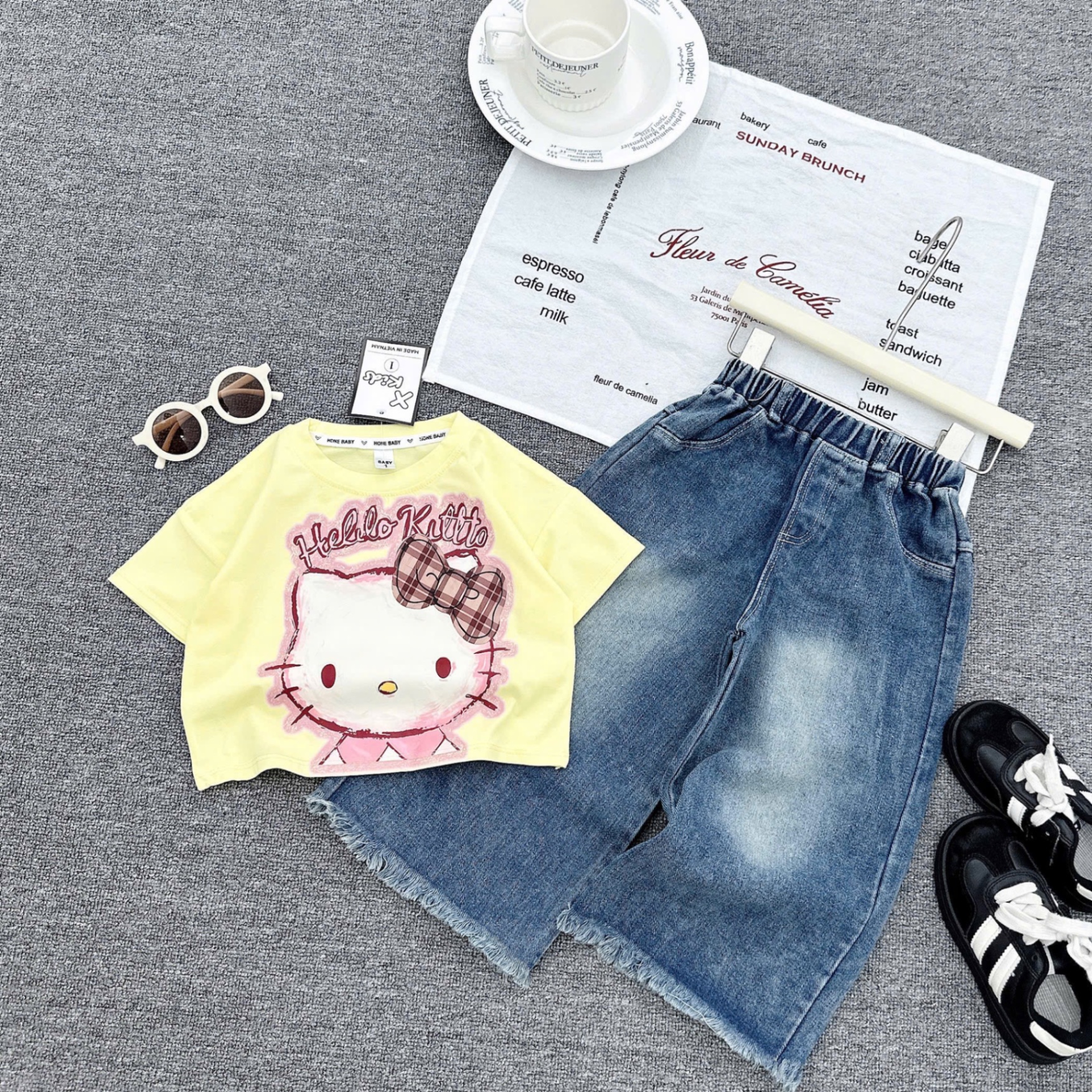 Sét bộ áo kitty quần bò xuông dài bé gái