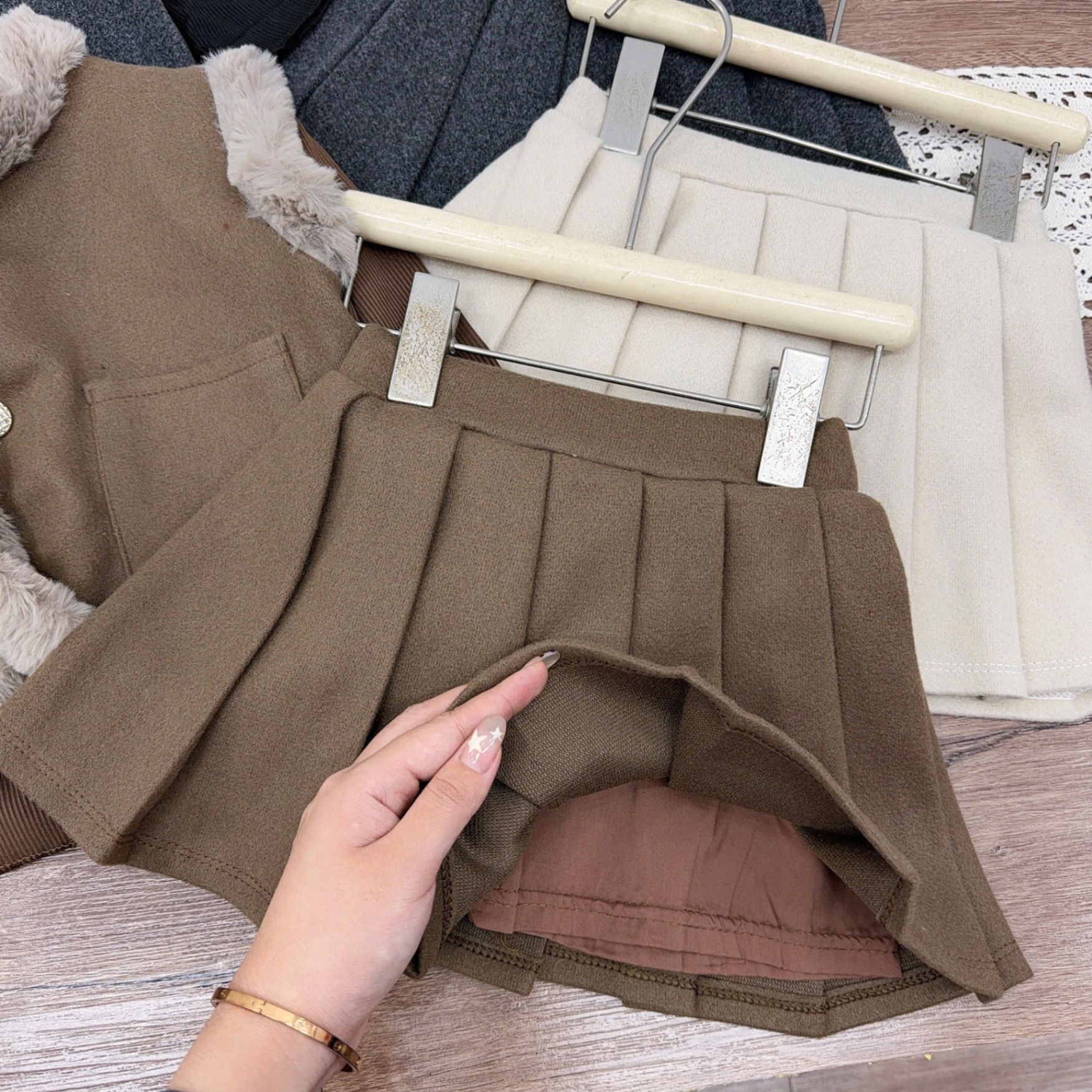 Sét dạ 3 chi tiết viền lông tm bé gái