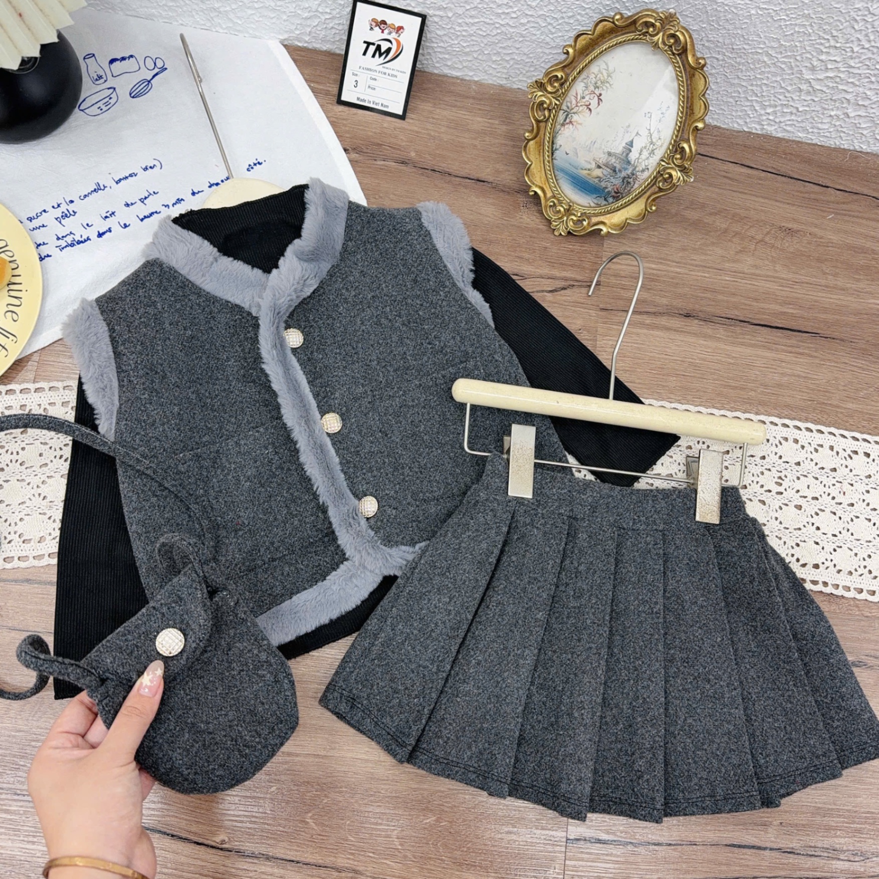 Sét dạ 3 chi tiết viền lông tm bé gái