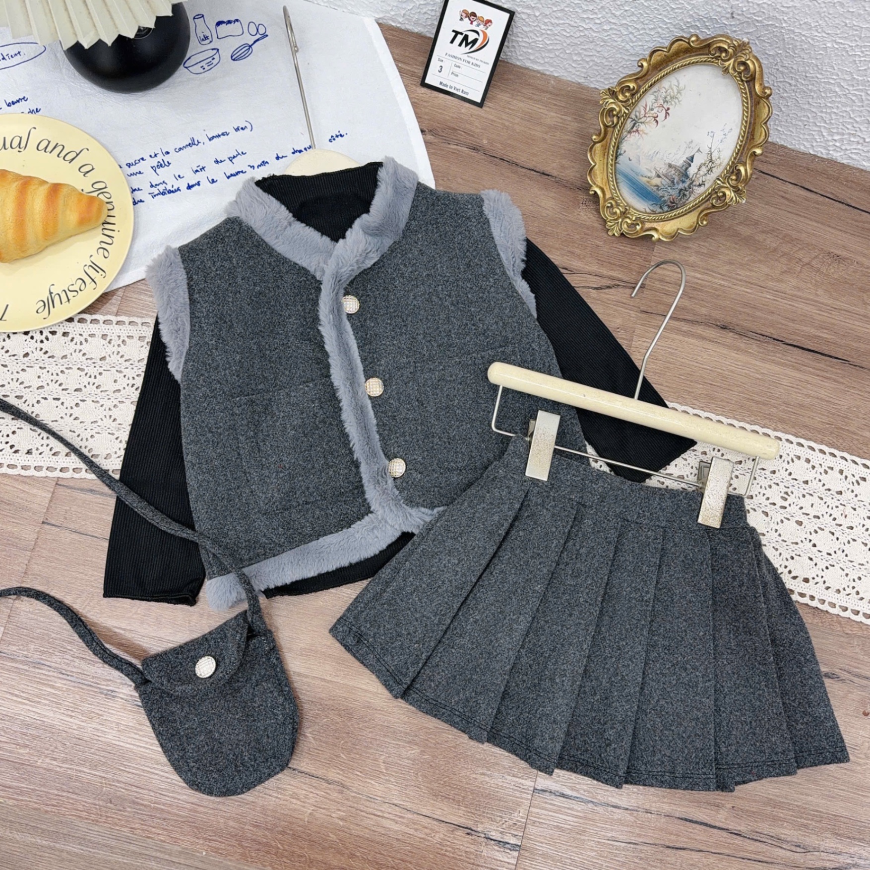 Sét dạ 3 chi tiết viền lông tm bé gái