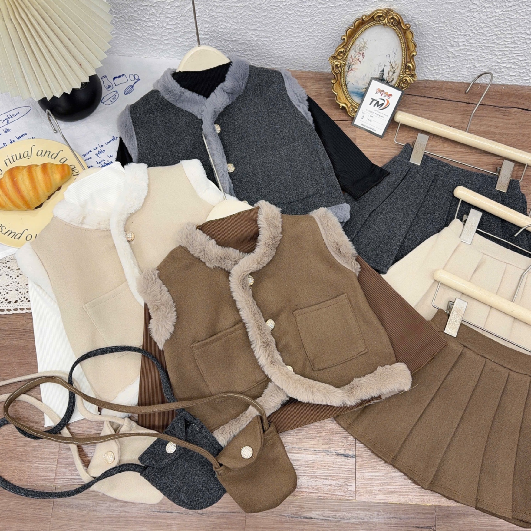 Sét dạ 3 chi tiết viền lông tm bé gái