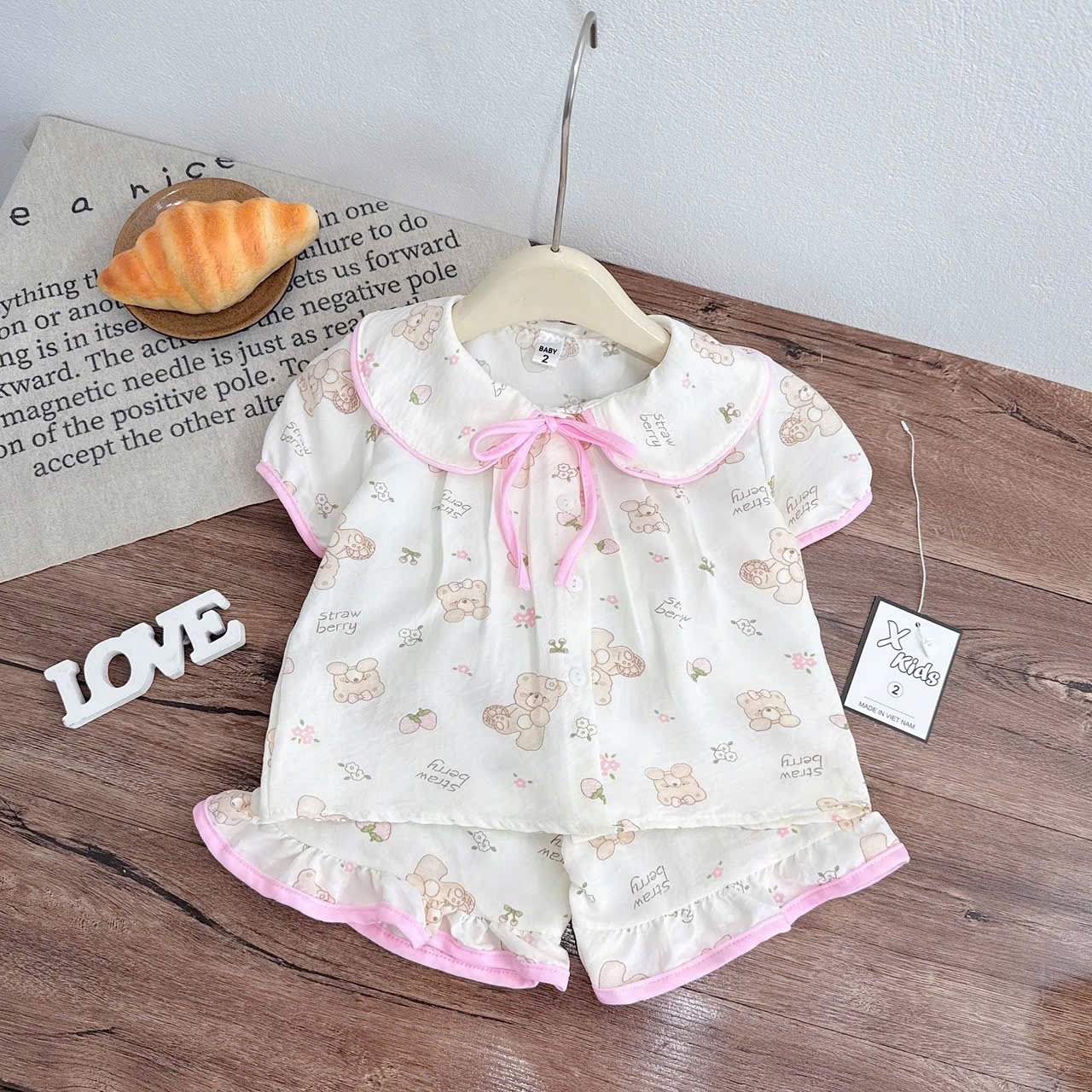 Pizama cổ tròn thắt nơ bé gái