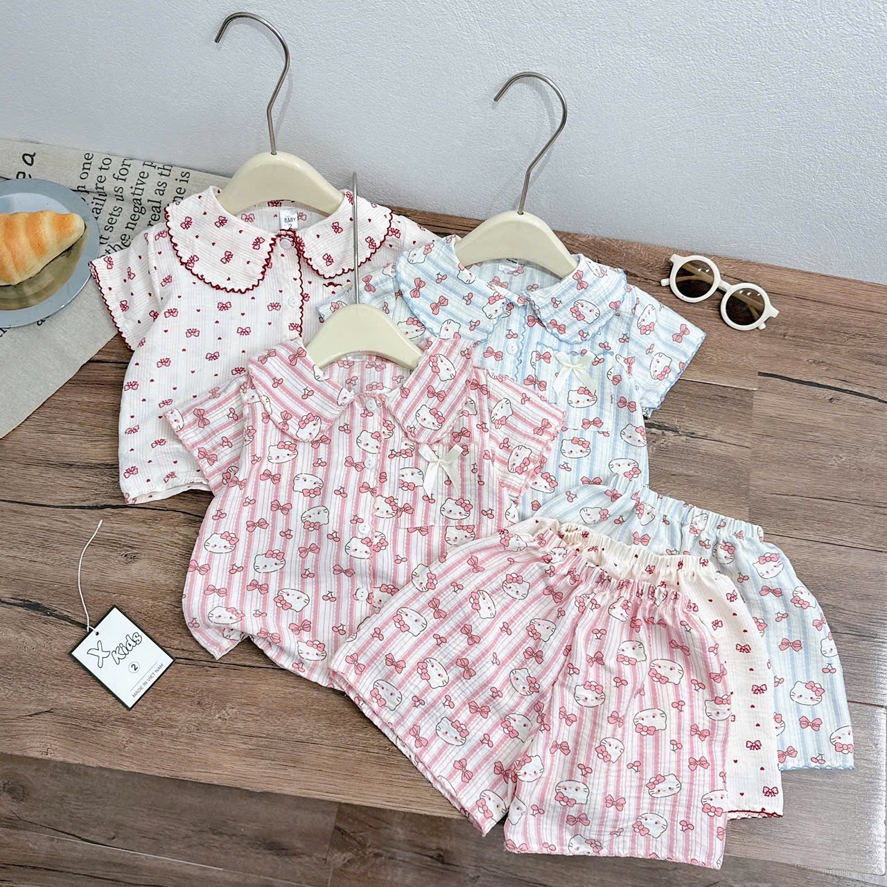 Pizama kitty nơ bé gái