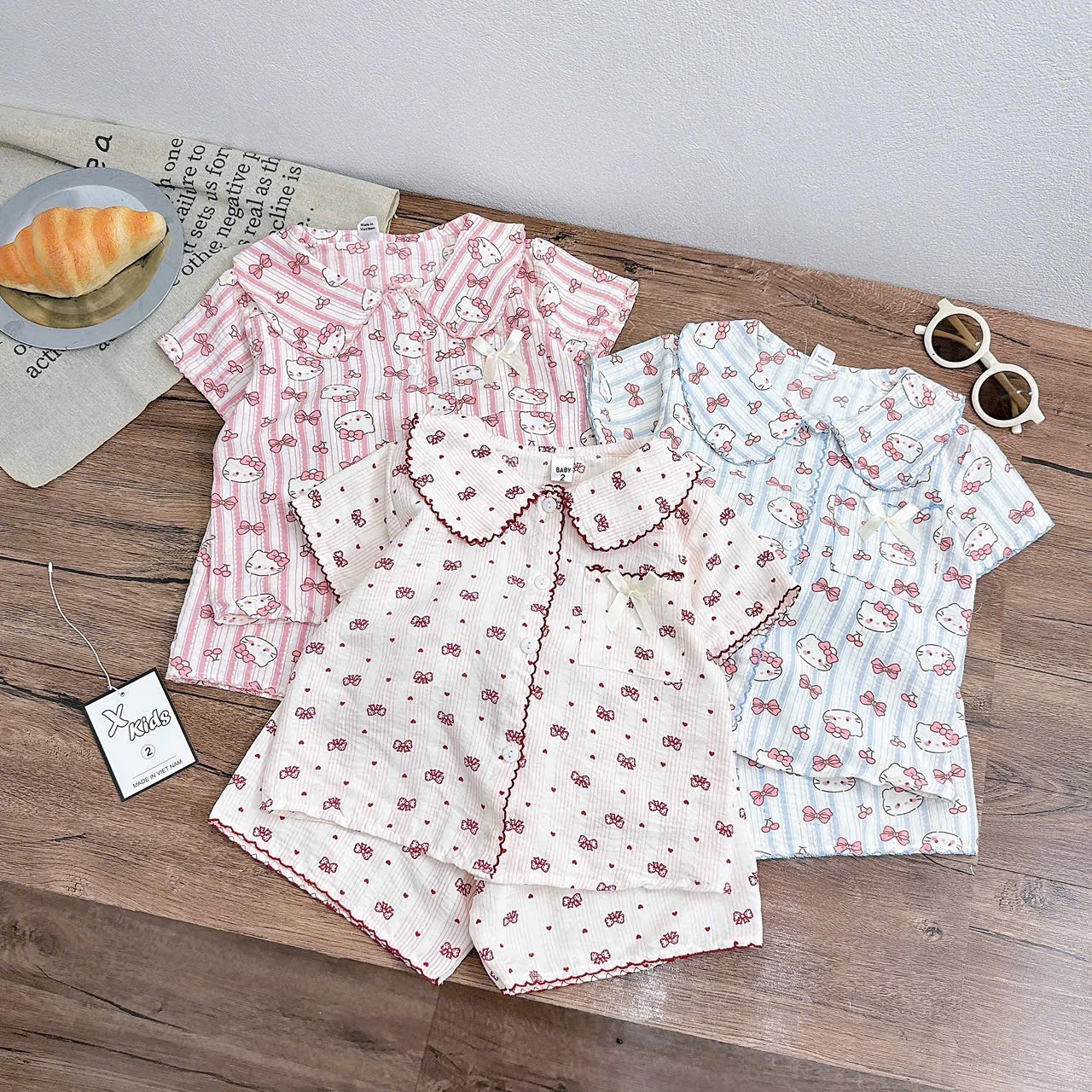 Pizama kitty nơ bé gái