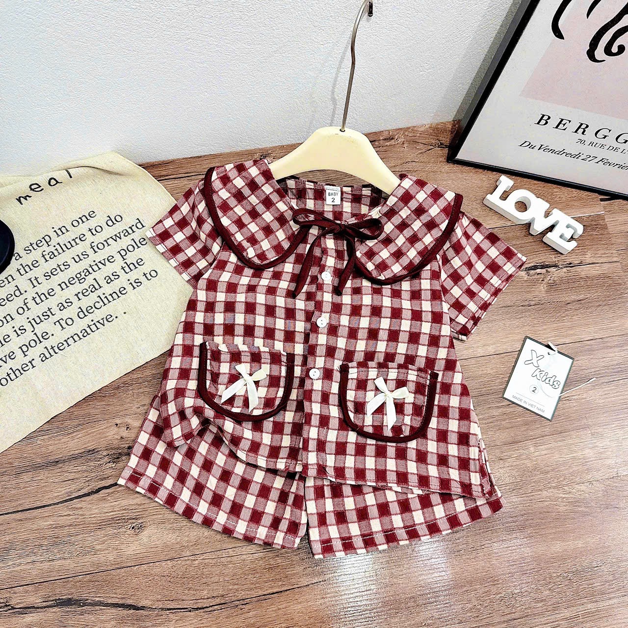 Pzm caro cổ tròn viền bé gái