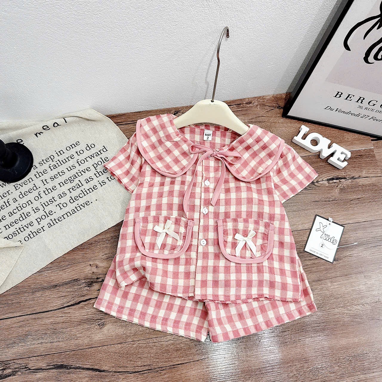 Pzm caro cổ tròn viền bé gái