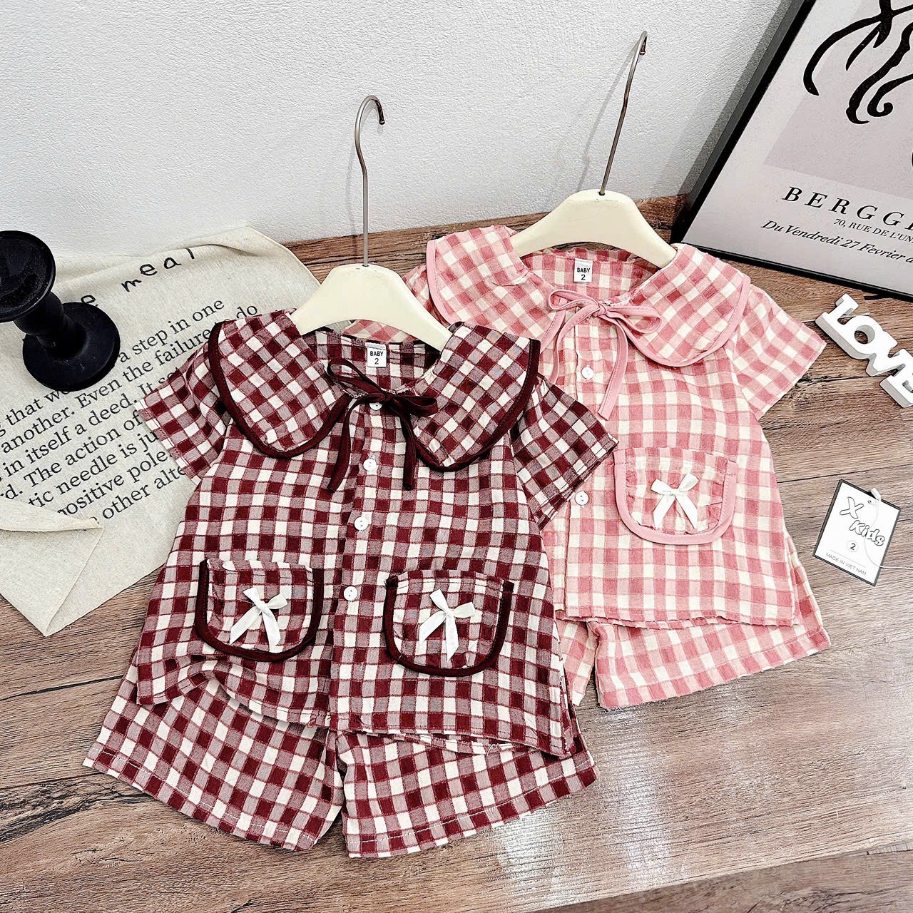 Pzm caro cổ tròn viền bé gái