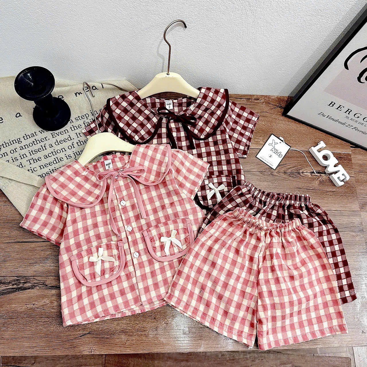 Pzm caro cổ tròn viền bé gái