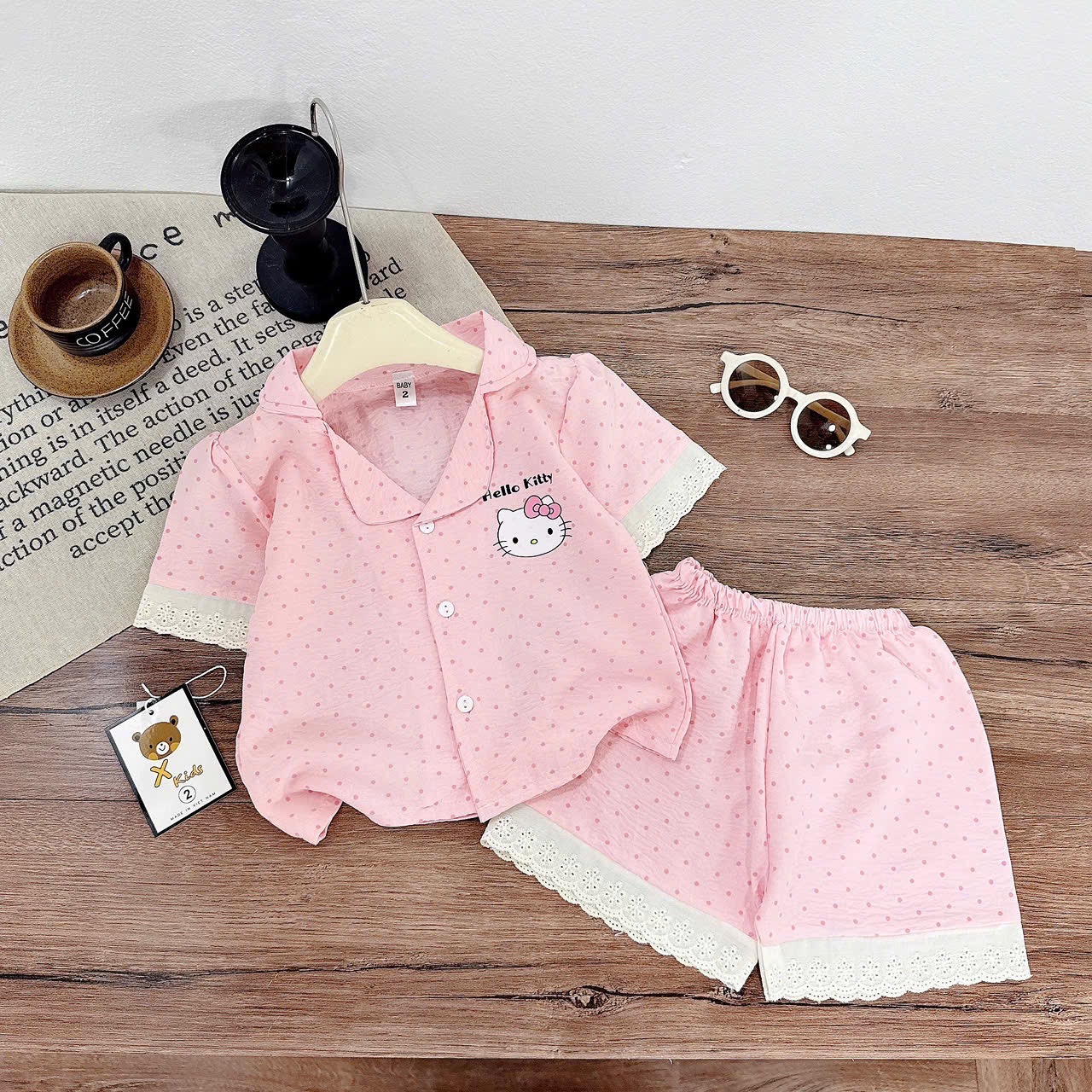 Pzm chấm bi kitty bé gái